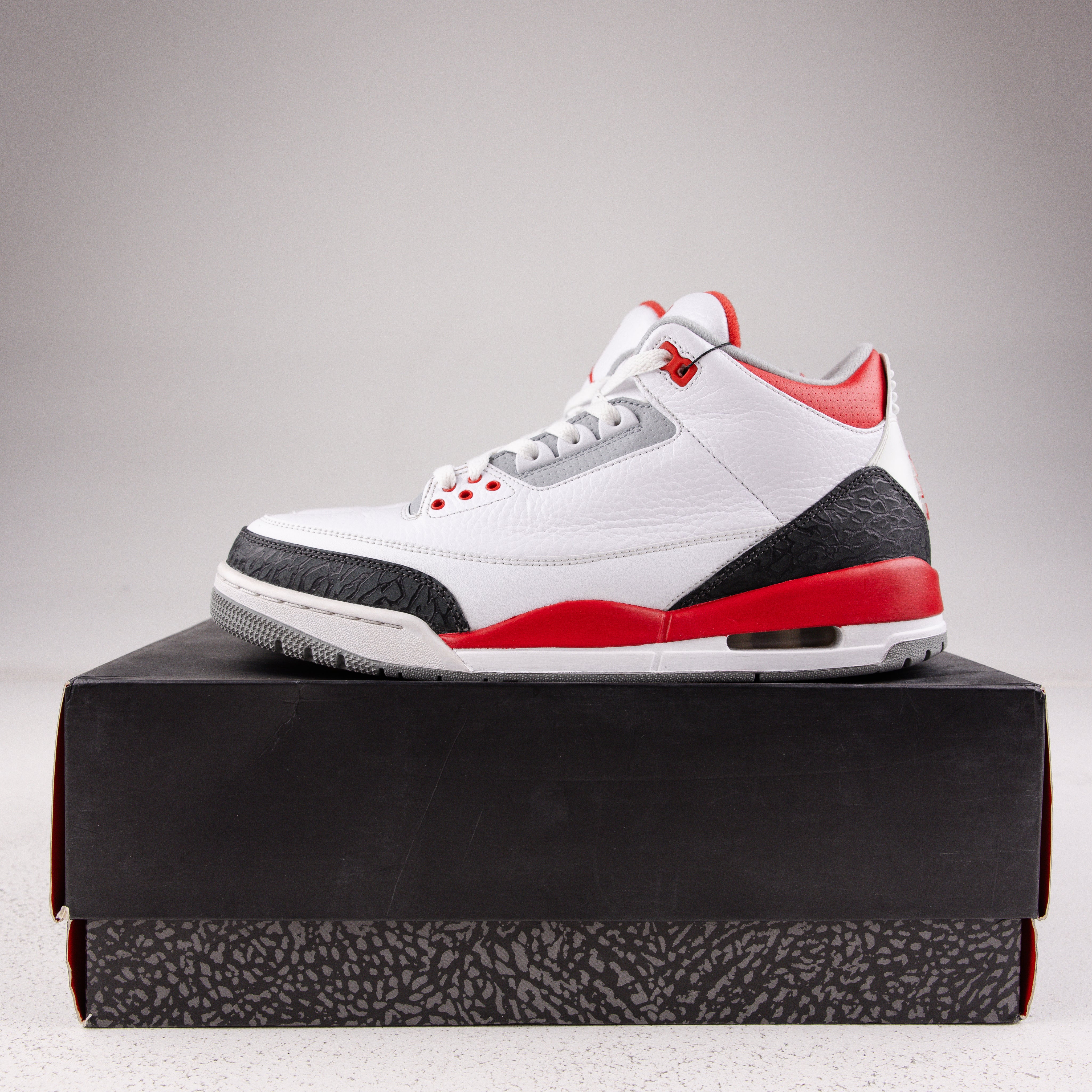 Jordan 3 Retro Fire Red (2013) - Used - 3685