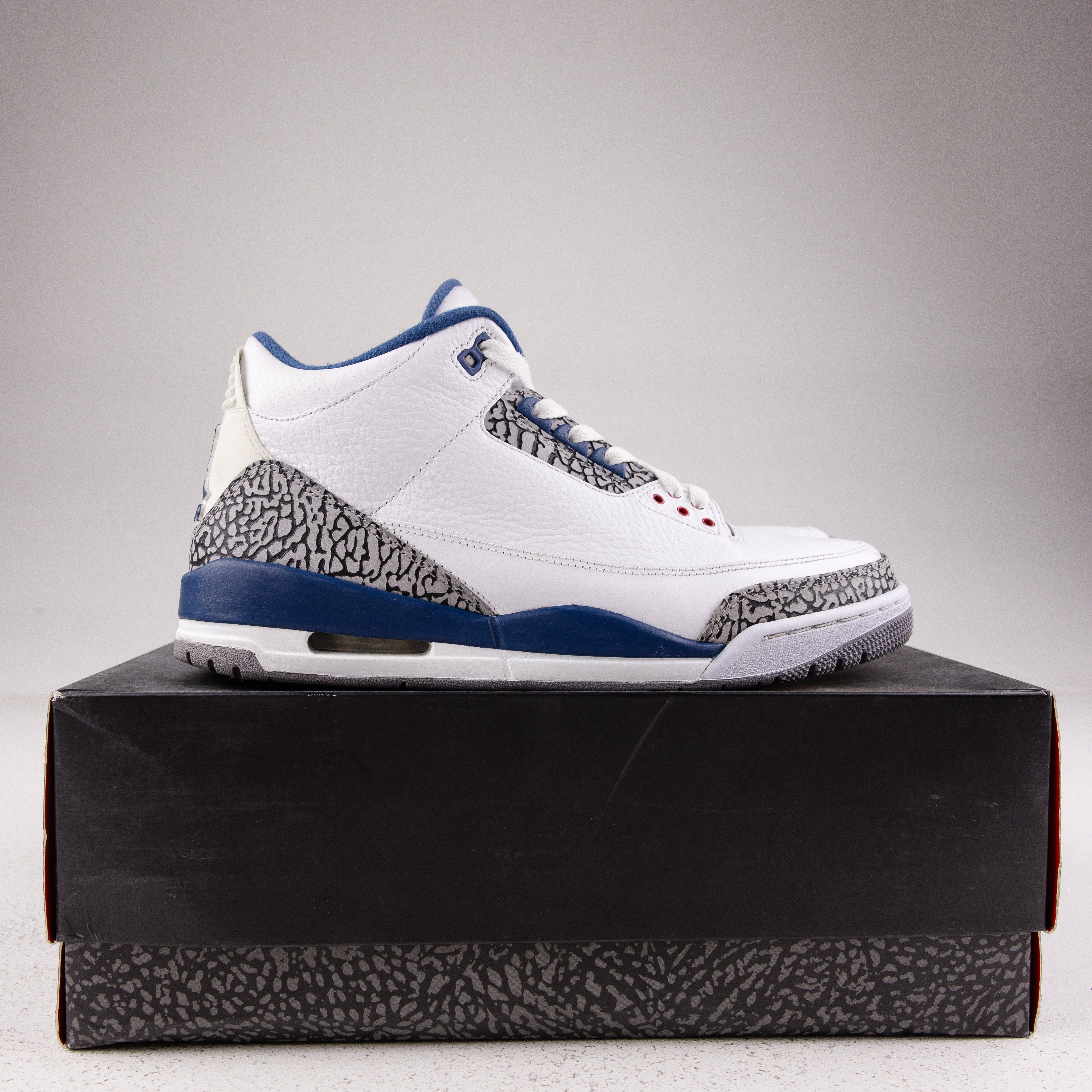 Jordan 3 Retro True Blue (2011) - Used - 3686