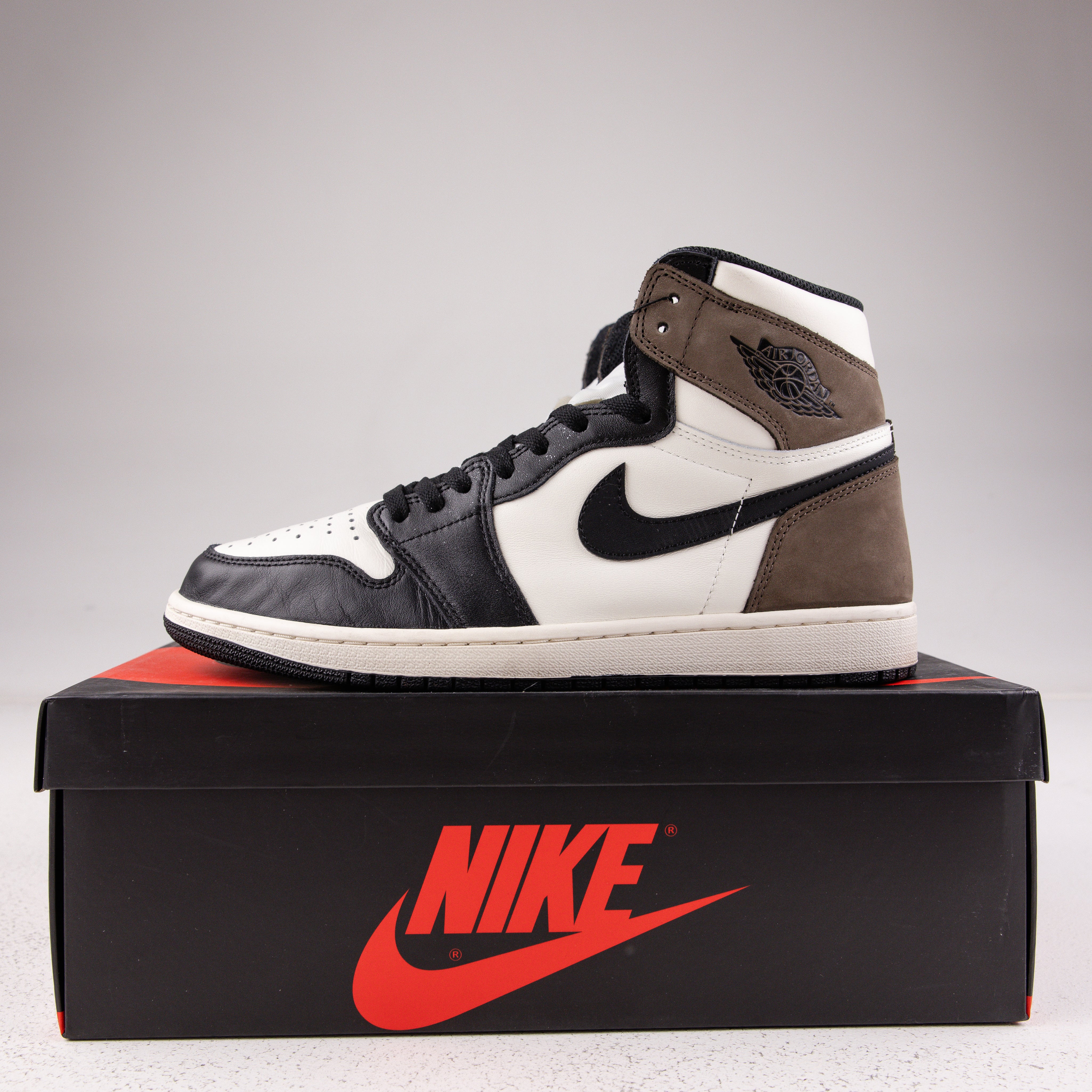 Jordan 1 Retro High Dark Mocha - Used - 4331