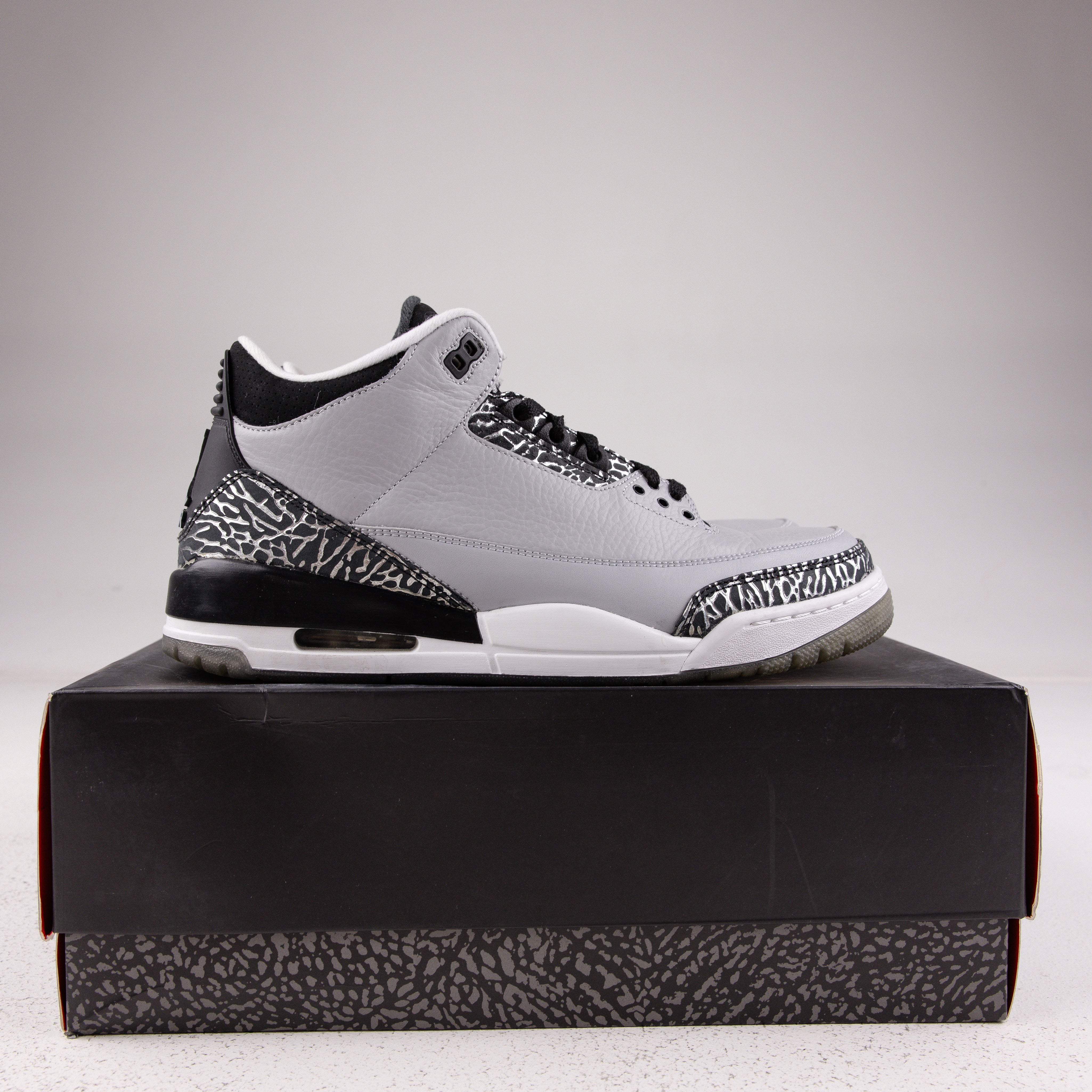 Jordan 3 Retro Wolf Grey - Used - 3702