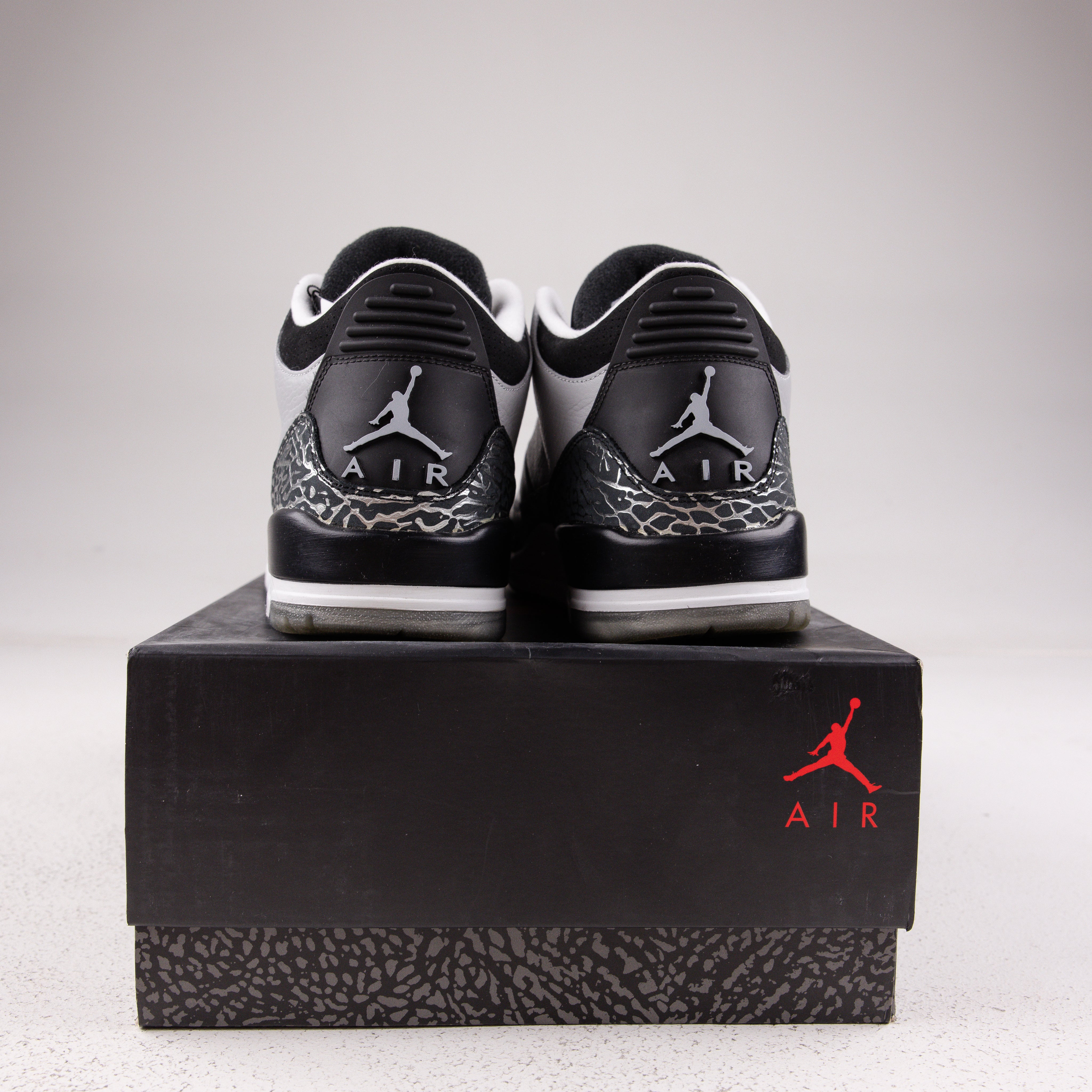 Jordan 3 Retro Wolf Grey - Used - 3702