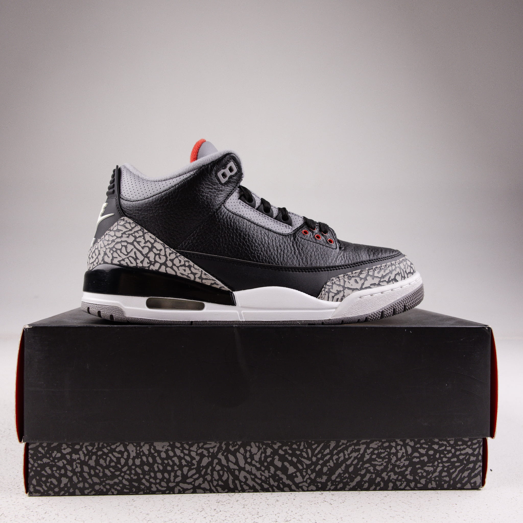 Jordan 3 Retro Black Cement (2018) - Used - 4346