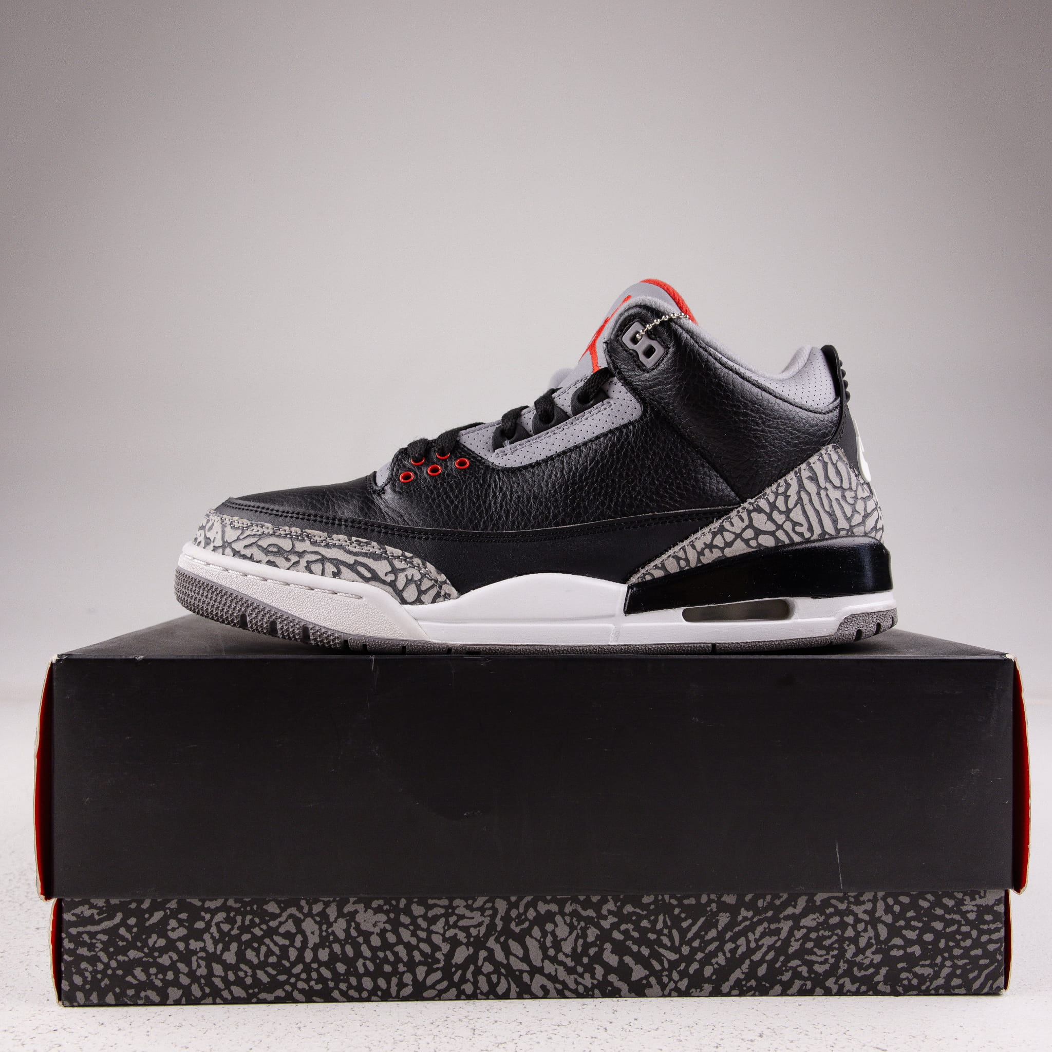 Jordan 3 Retro Black Cement (2018) - Used - 4346