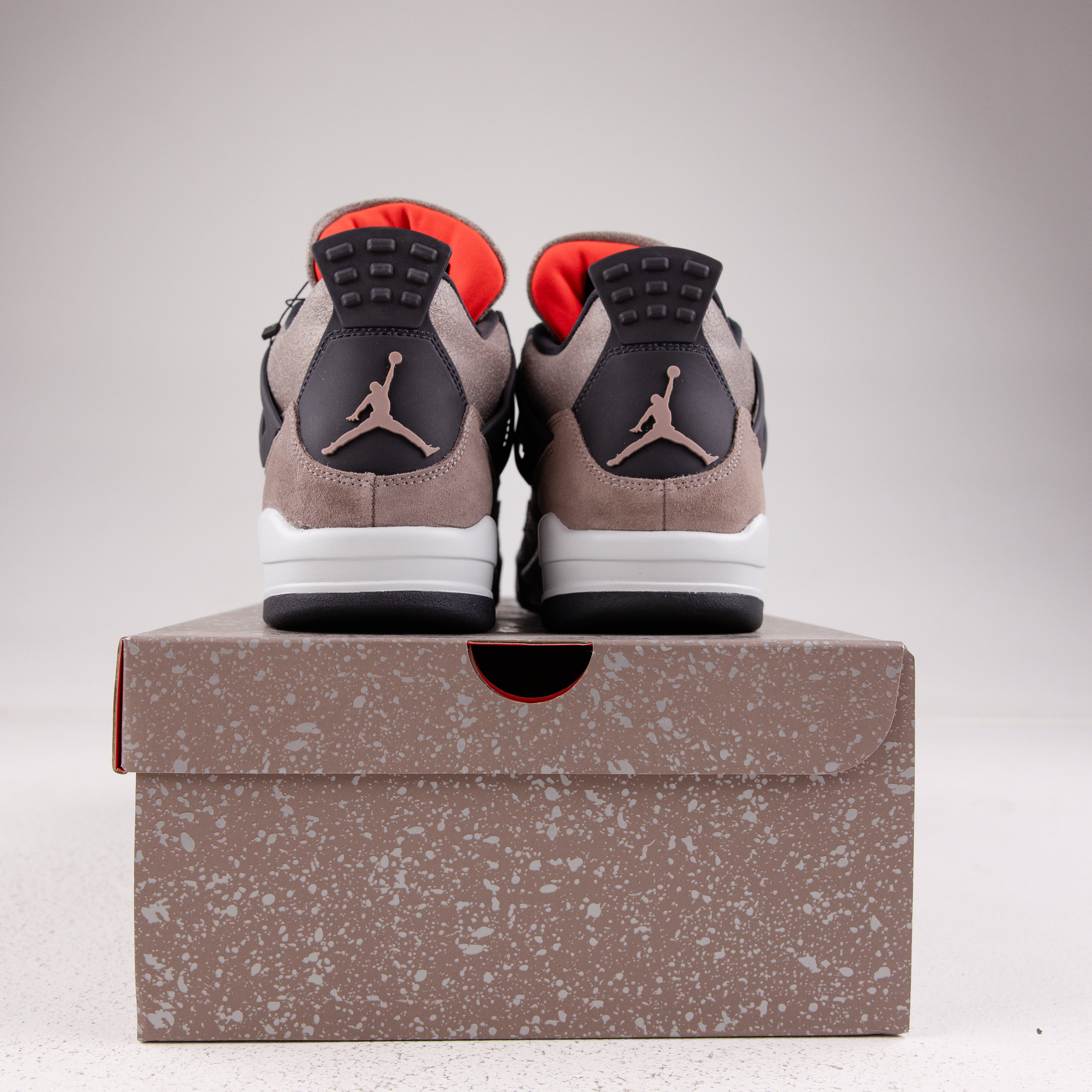 Jordan 4 Retro Taupe Haze - Used - 4327