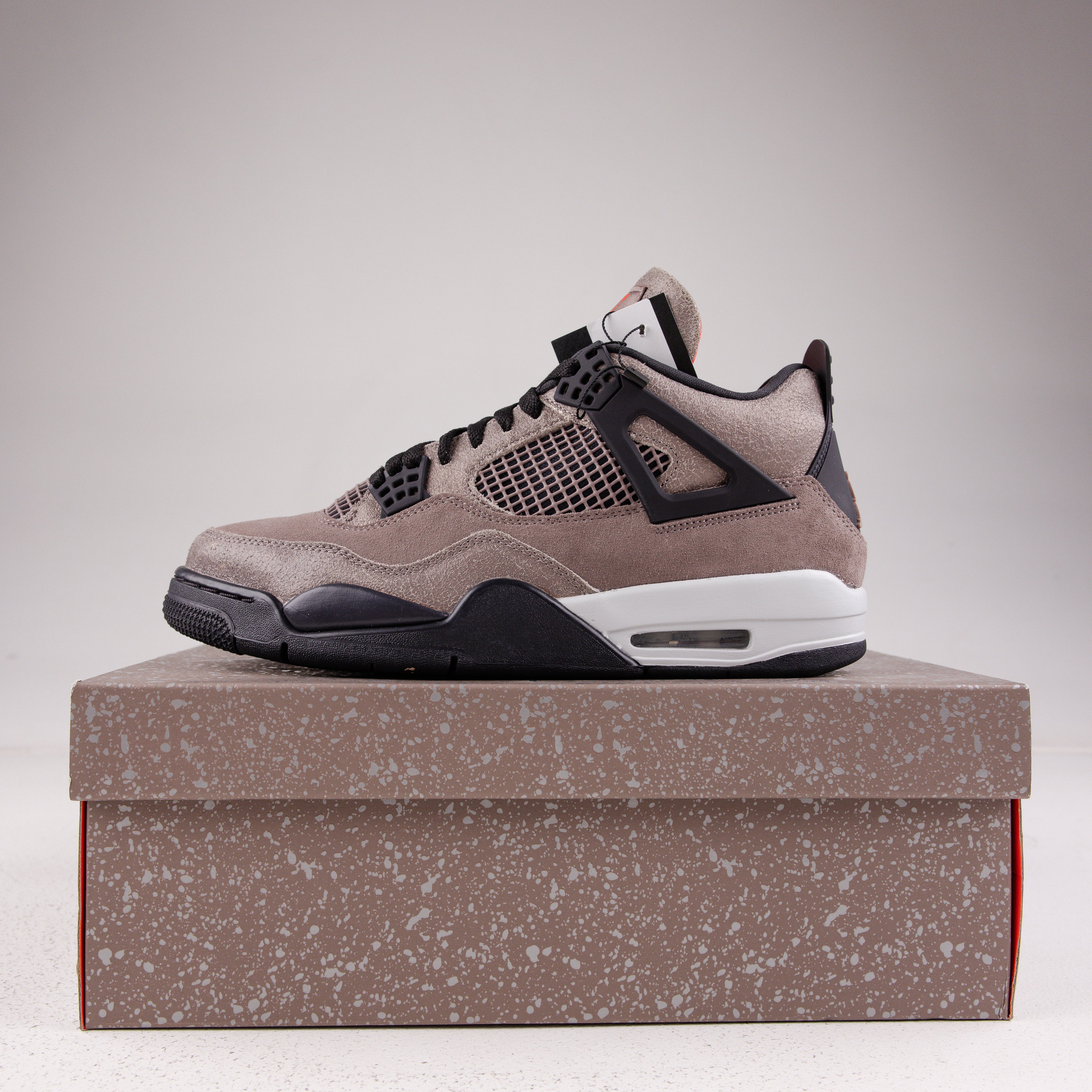 Jordan 4 Retro Taupe Haze - Used - 4327