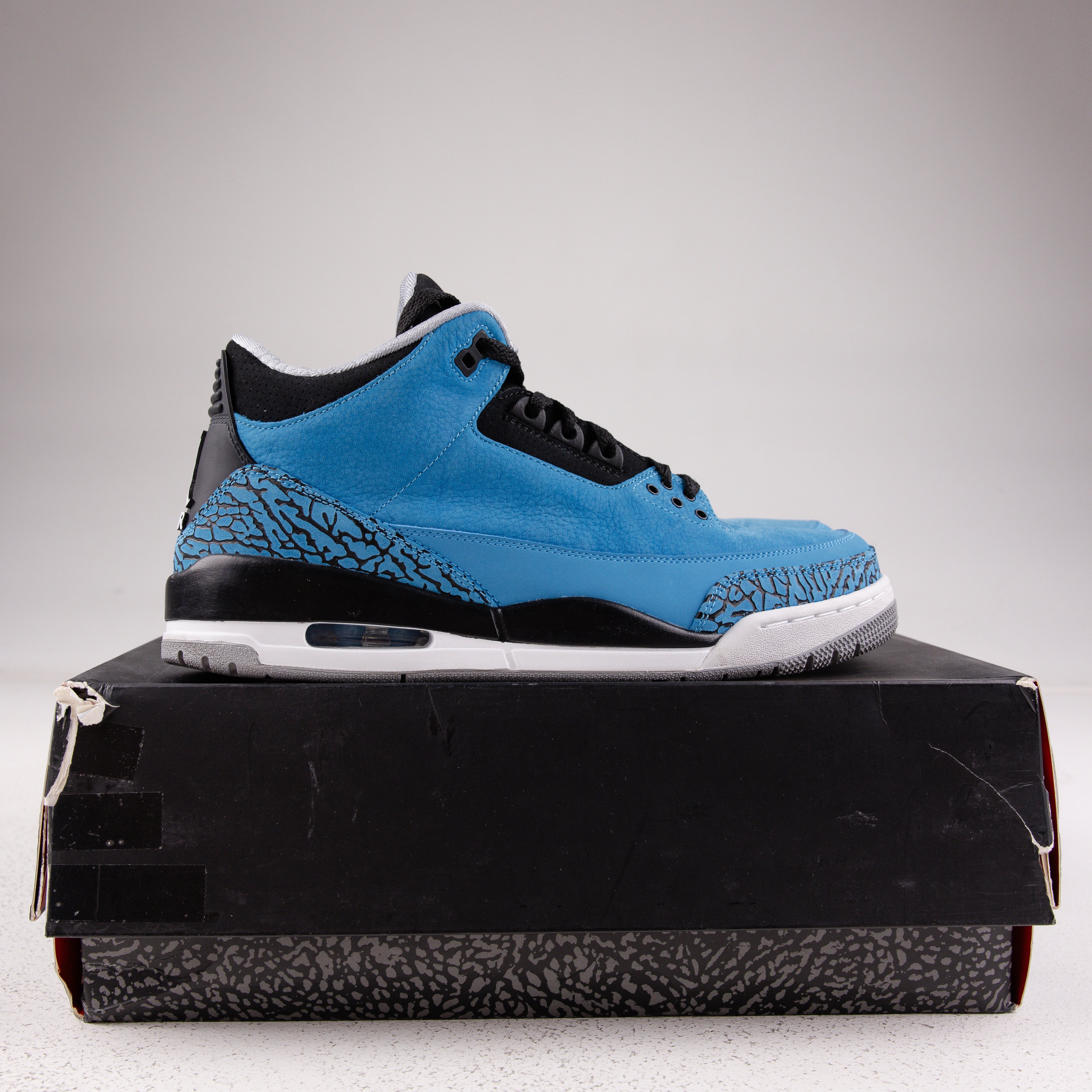 Jordan 3 Retro Powder Blue - Used - 3706