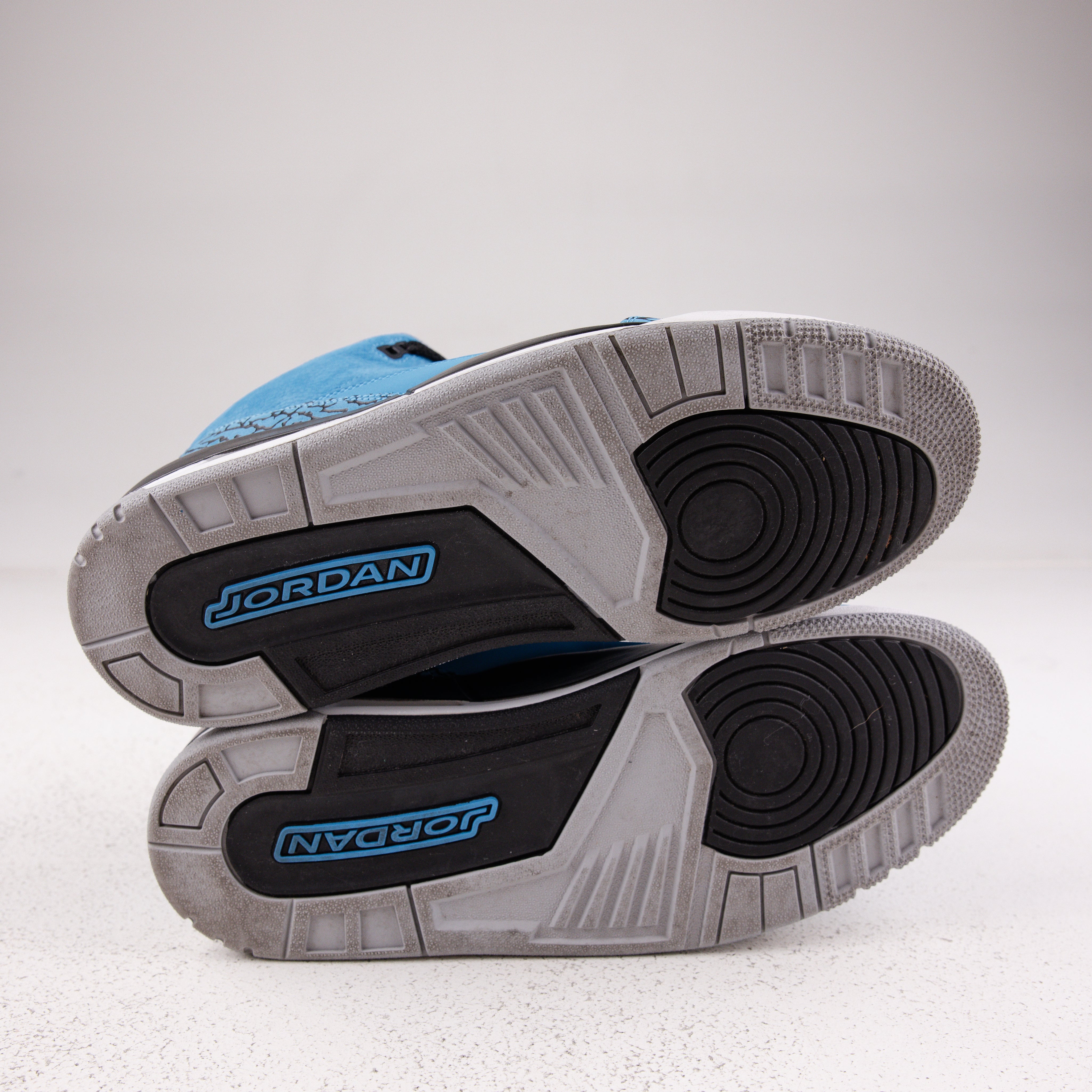 Jordan 3 Retro Powder Blue - Used - 3706