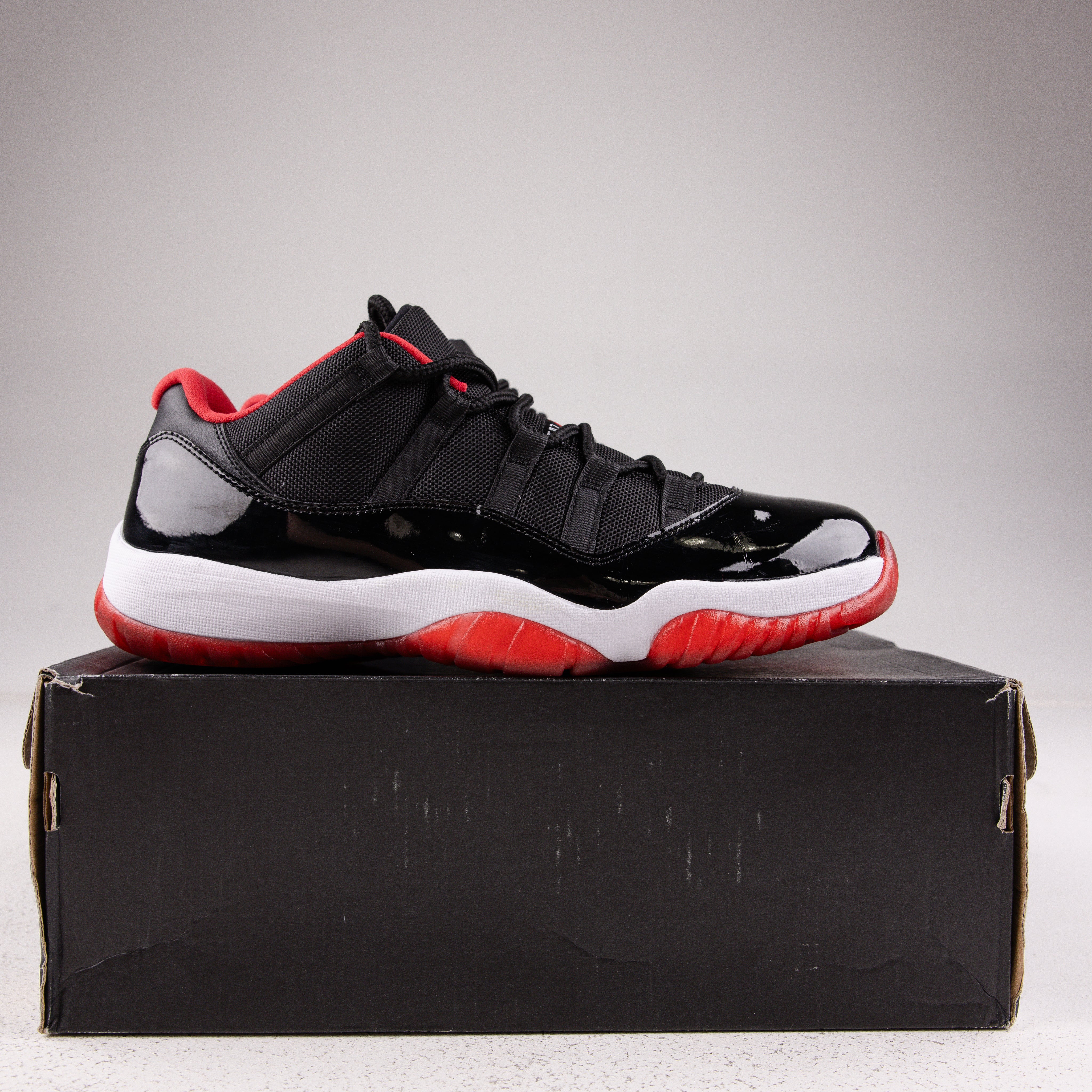Jordan 11 Retro Low Bred (2015) - Used - 3688