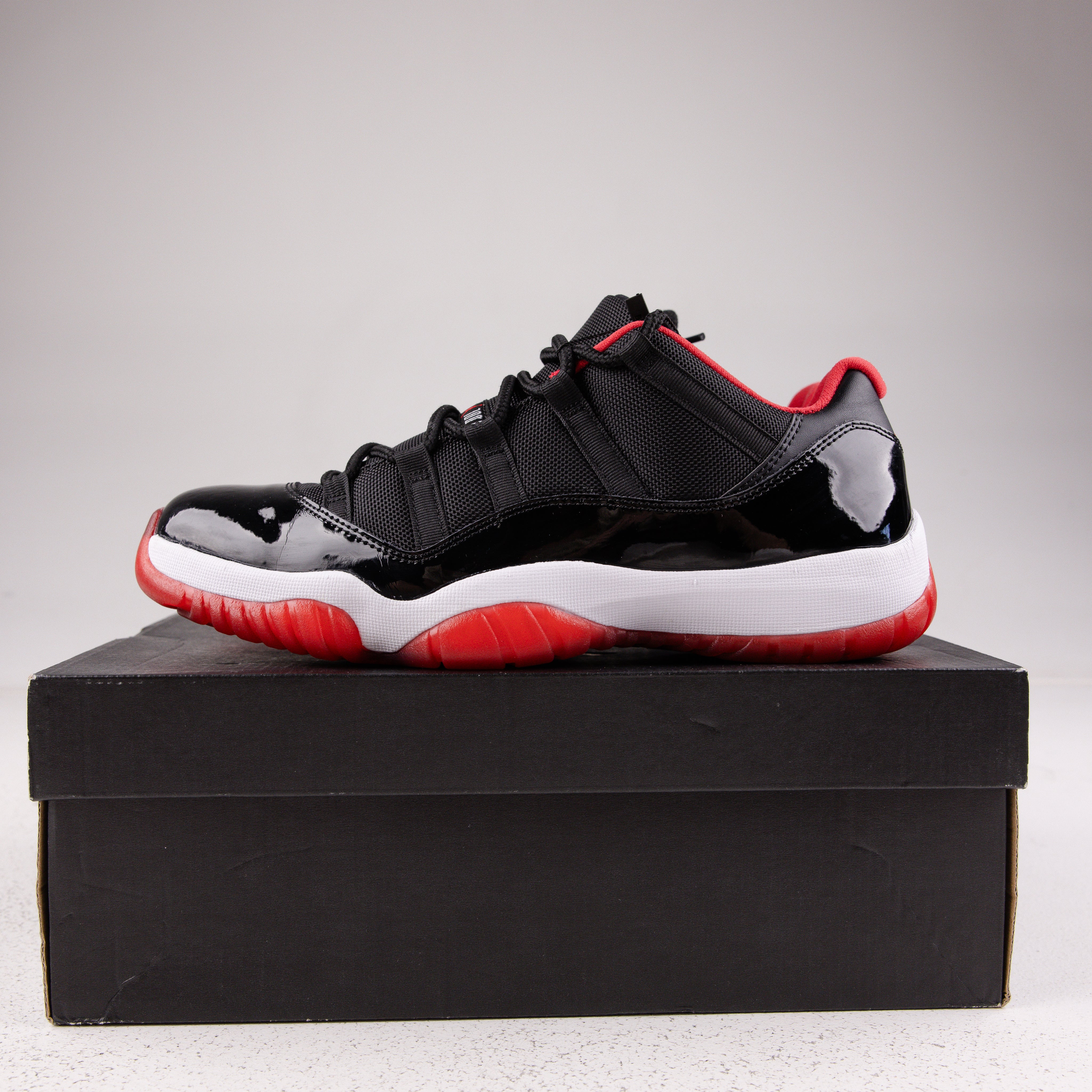 Jordan 11 Retro Low Bred (2015) - Used - 3688