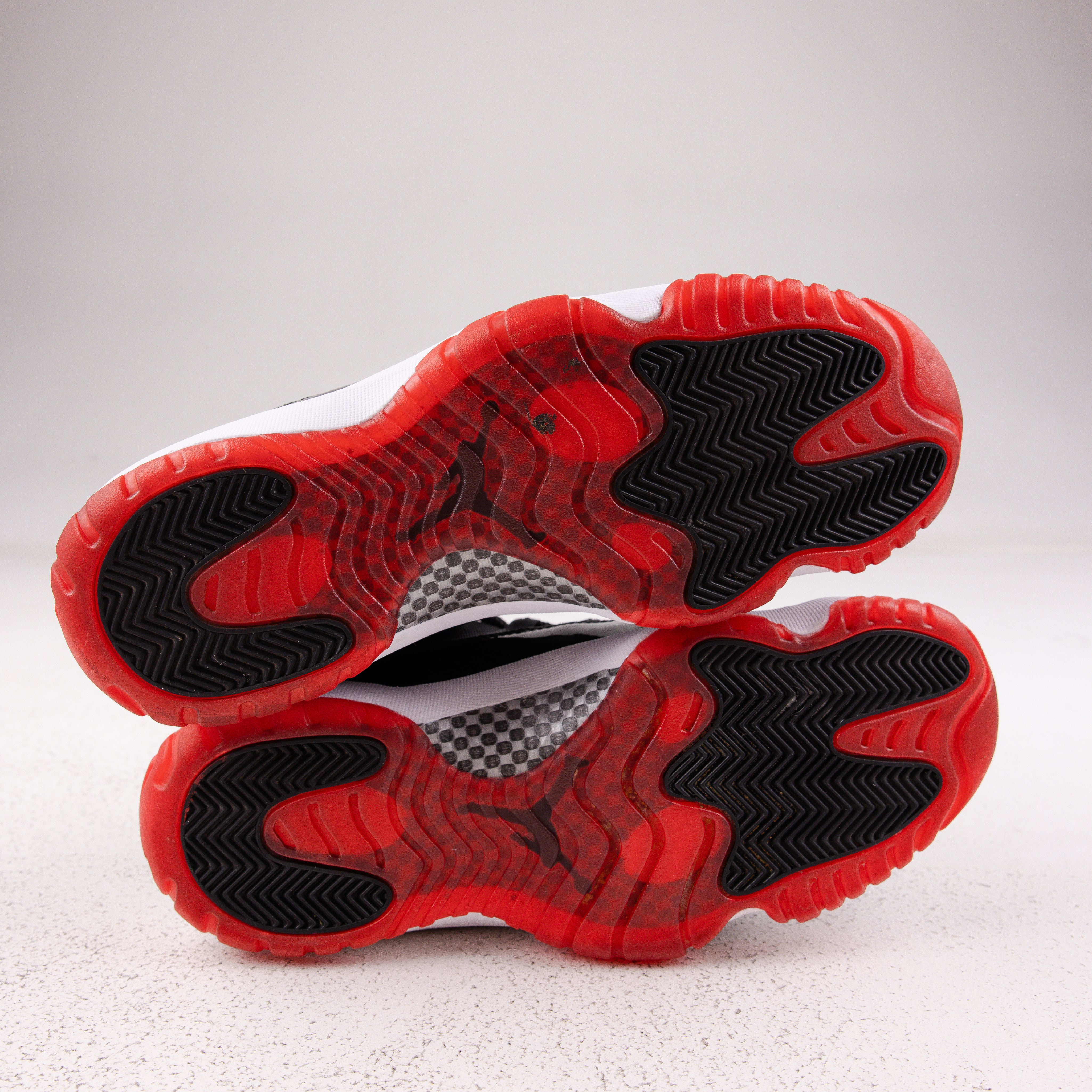 Jordan 11 Retro Low Bred (2015) - Used - 3688
