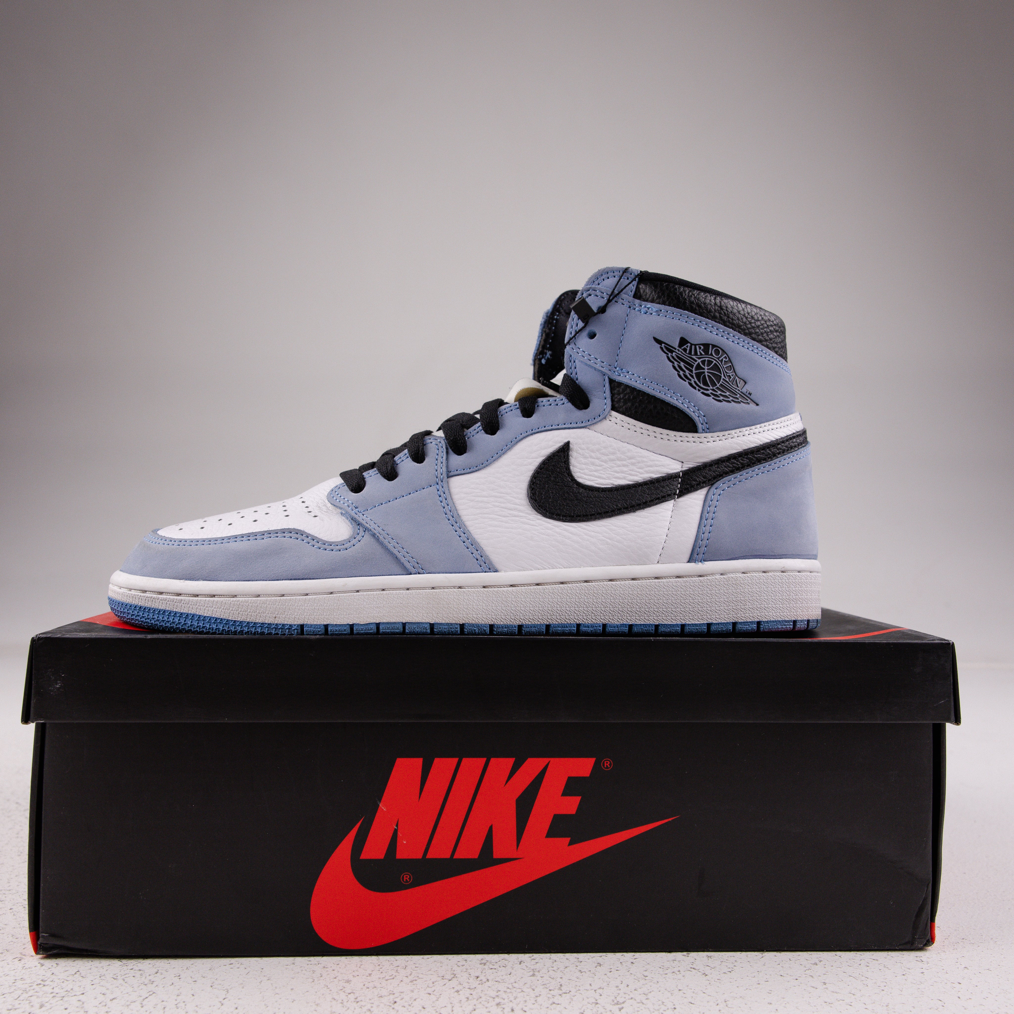 Jordan 1 Retro High White University Blue Black - Used - 4340