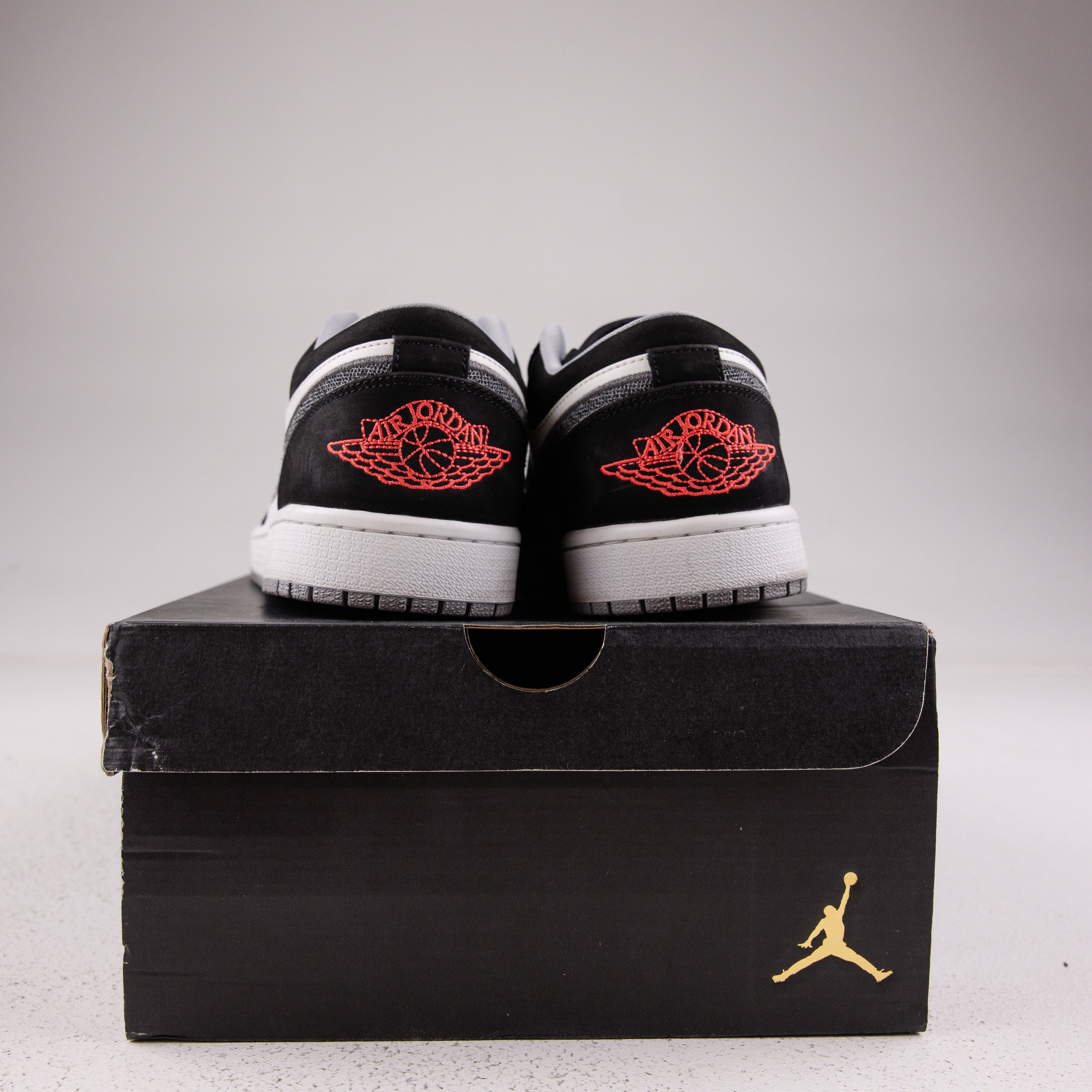 Jordan 1 Low Black White Wolf Grey Infrared 23 - Used - 3707