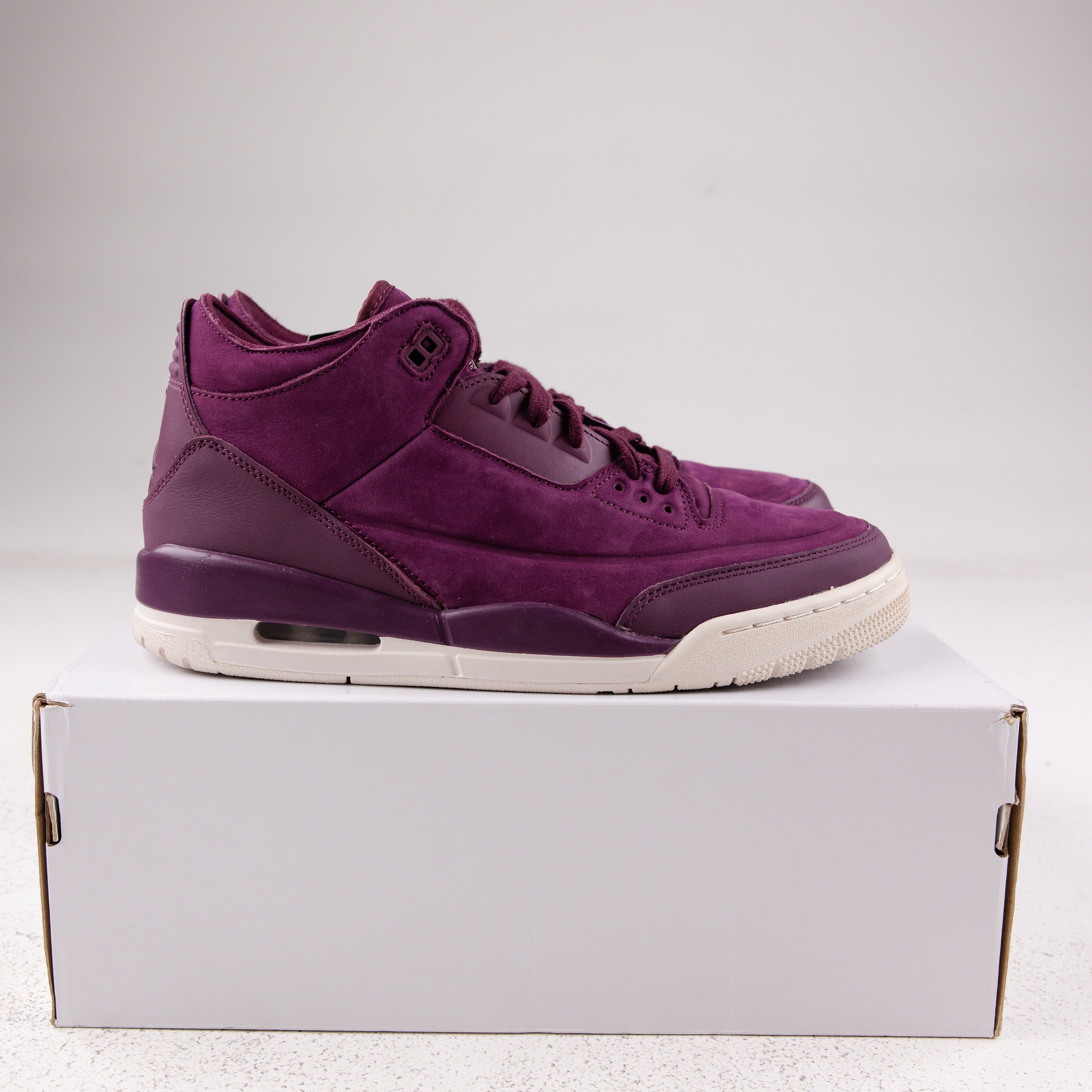 Jordan 3 Retro Bordeaux (Women's) - Used - 3693