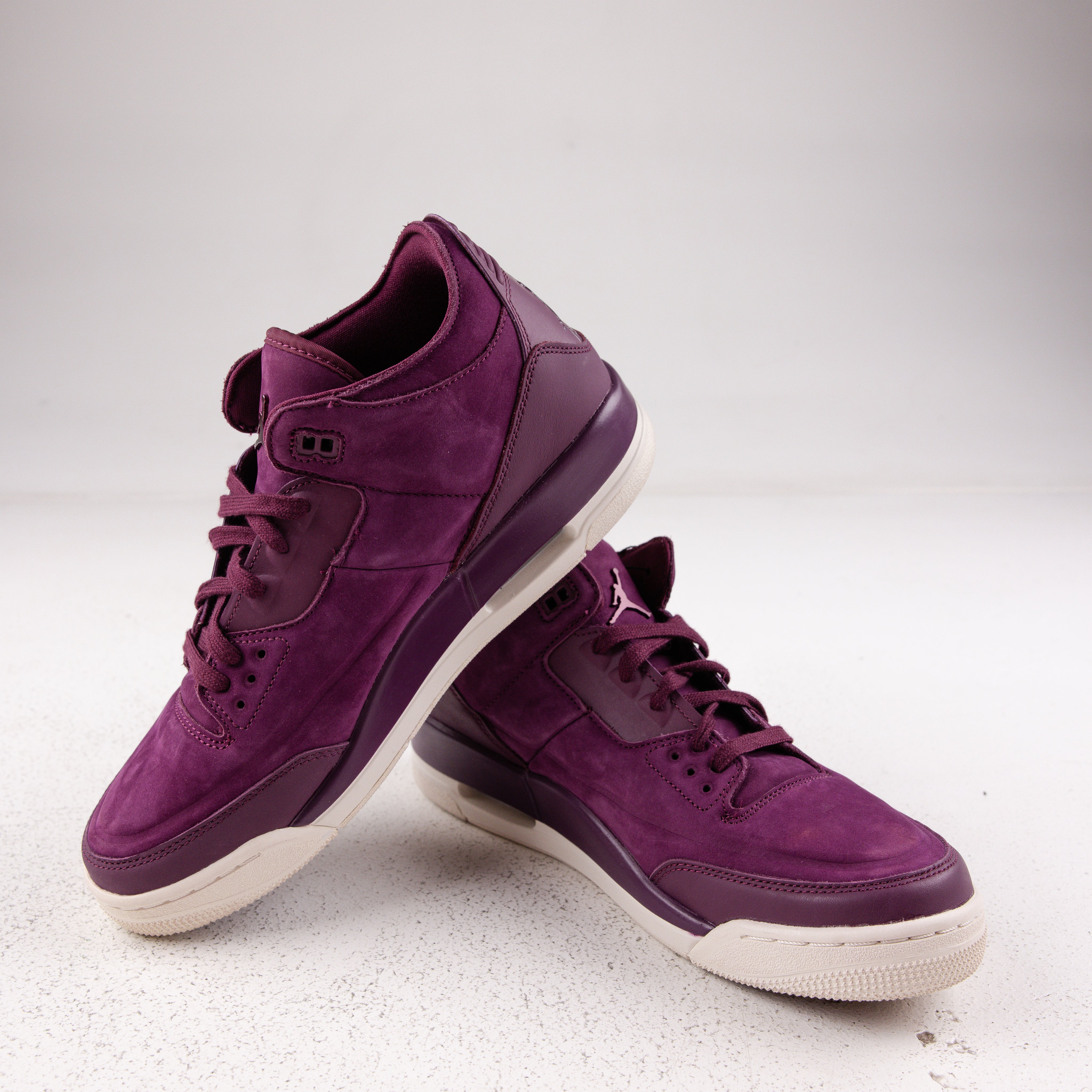 Jordan 3 Retro Bordeaux (Women's) - Used - 3693