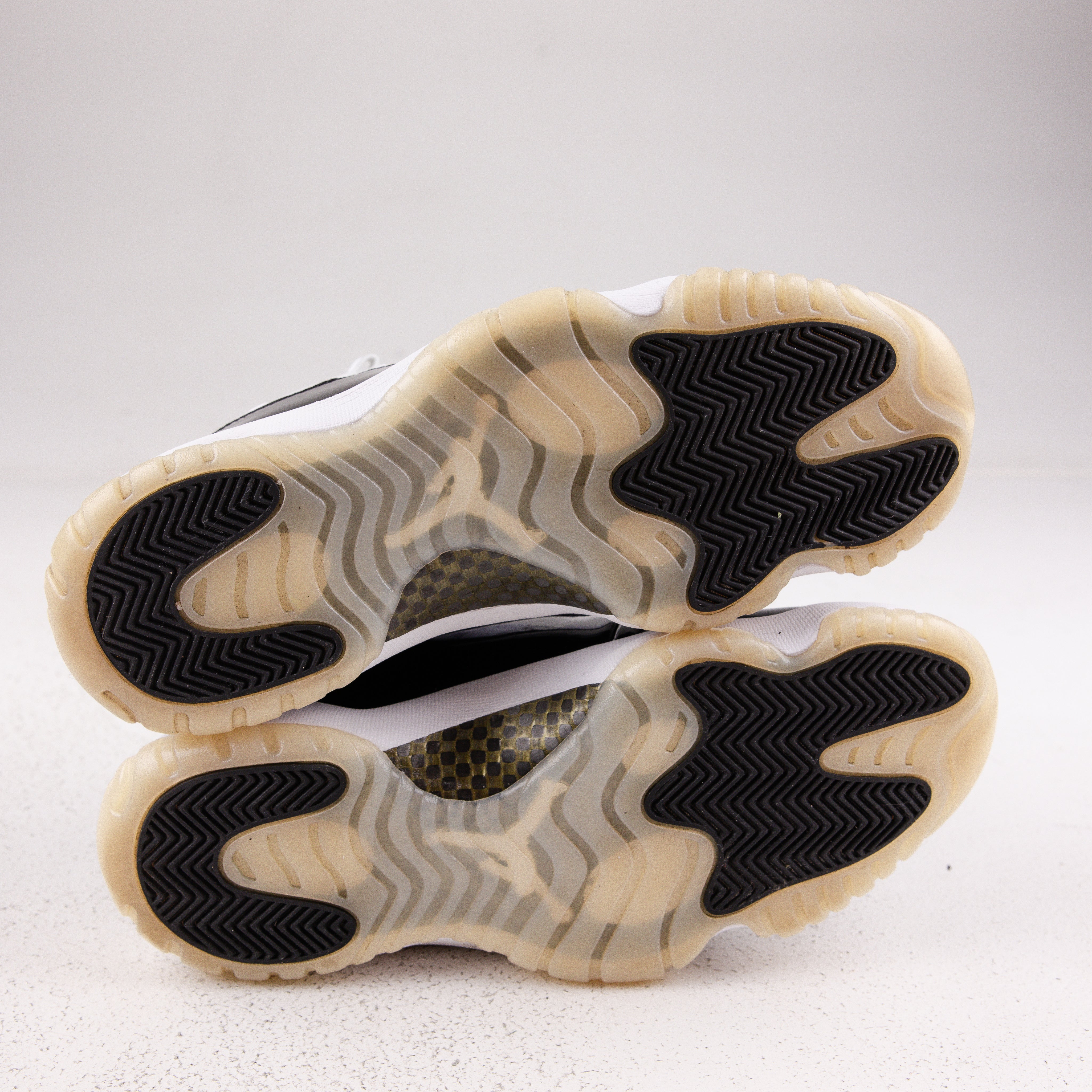 Jordan 11 Retro DMP Gratitude (2023) - Used - 1735