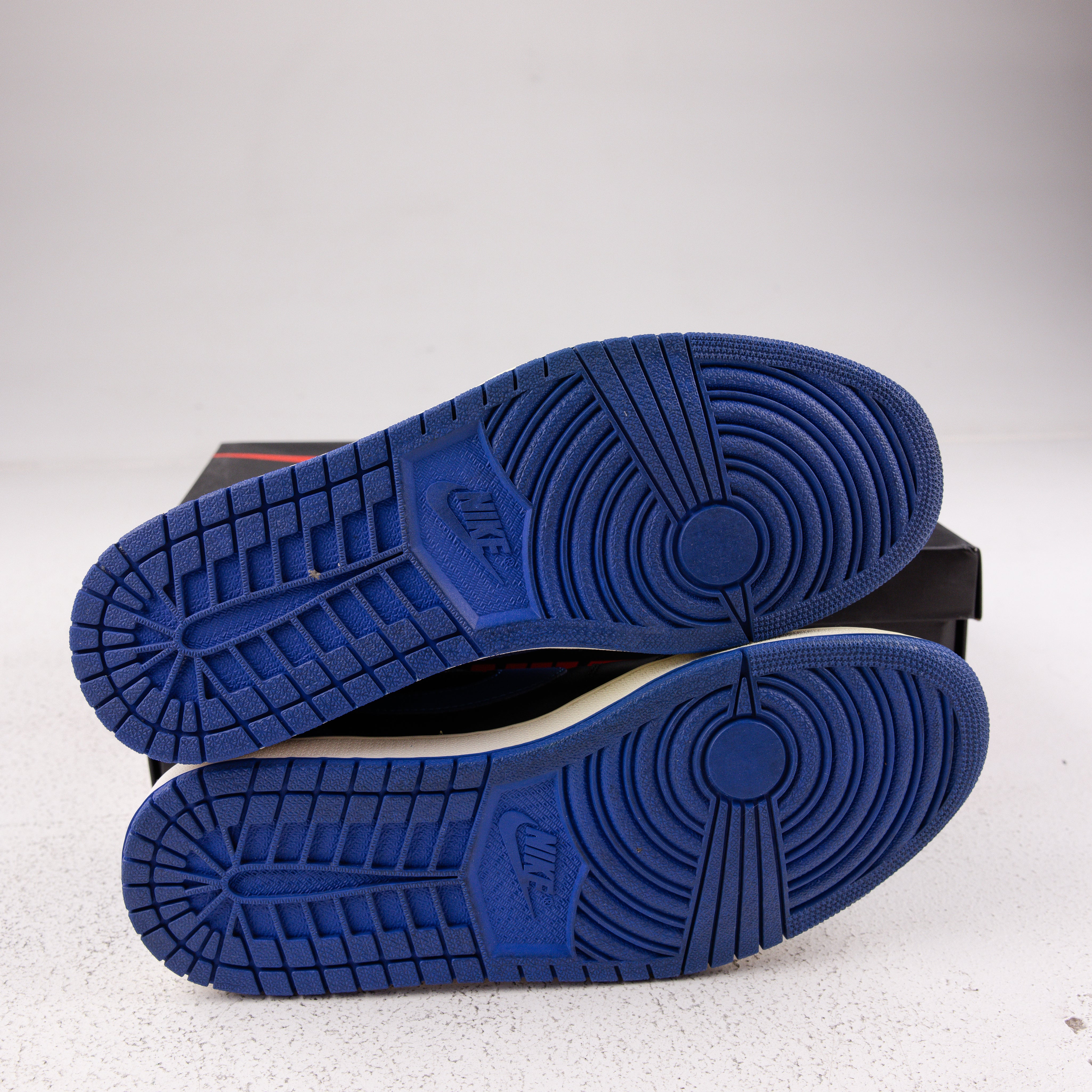 Jordan 1 Retro Low Royal (2015) - Used - 3698