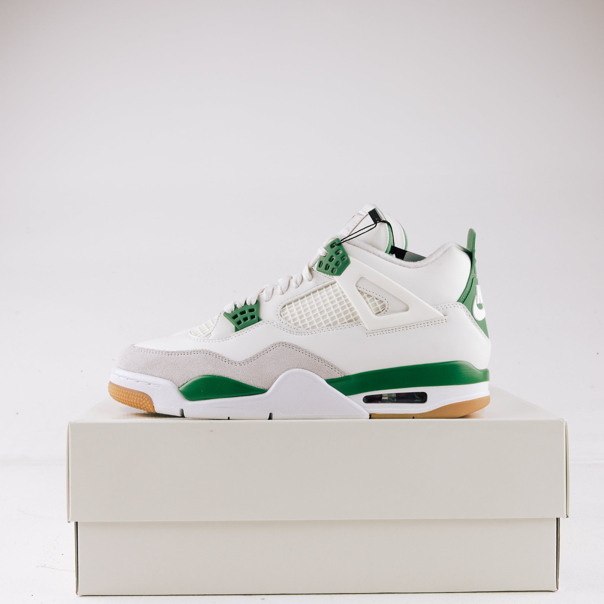 Jordan 4 Retro SB Pine Green - Used - 0998