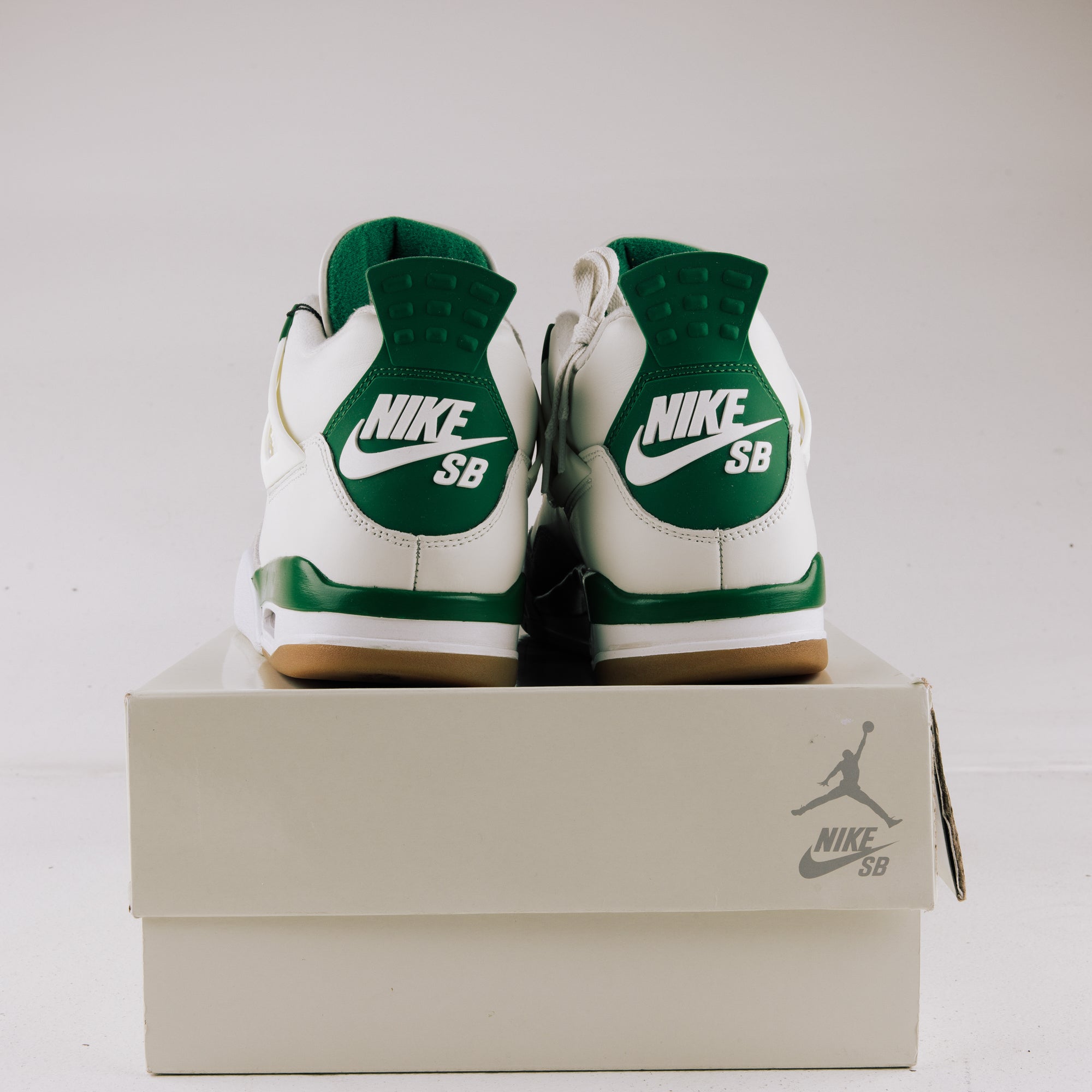 Jordan 4 Retro SB Pine Green - Used - 2082