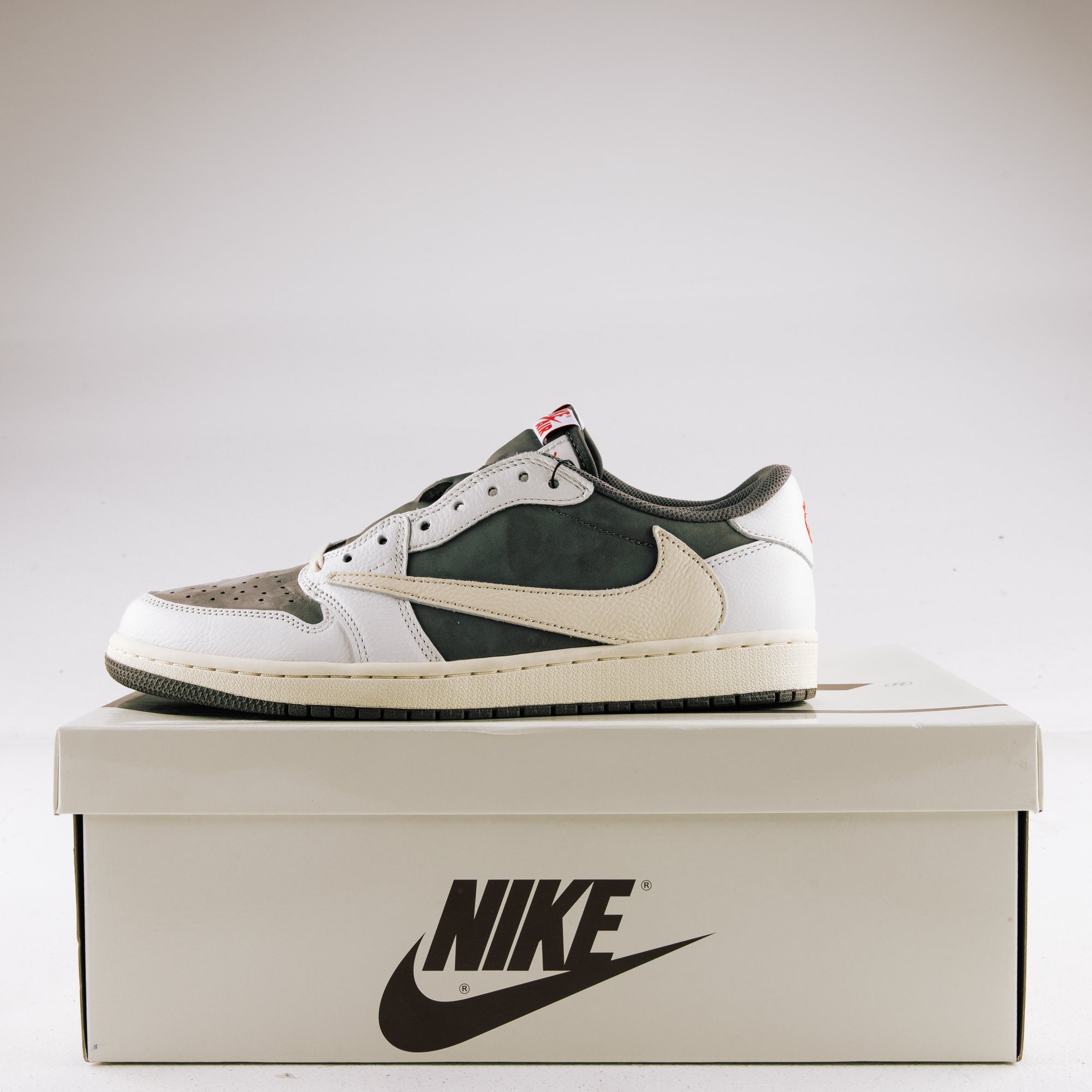 Jordan 1 Retro Low OG SP Travis Scott Reverse Mocha - Used - 2209