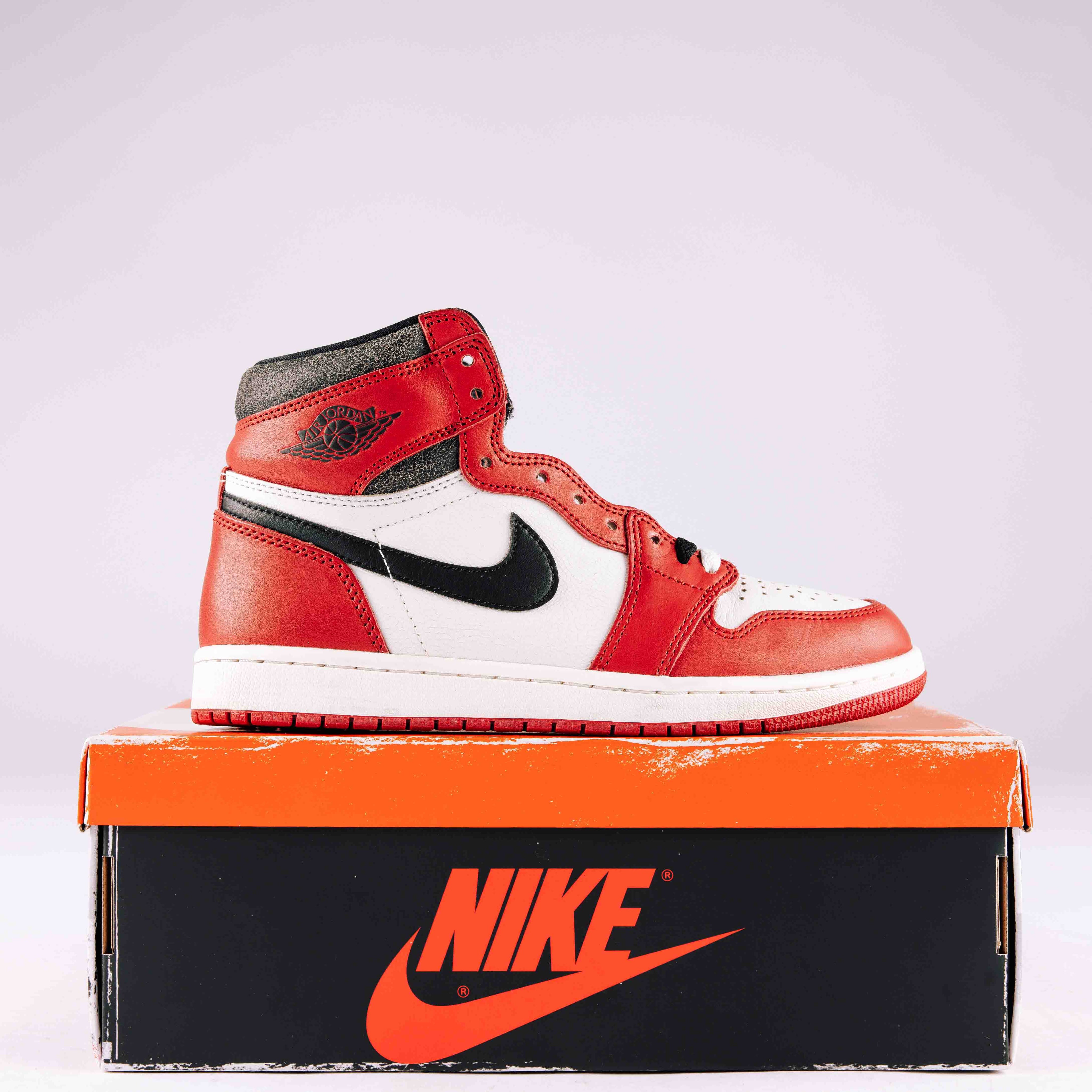 Jordan 1 Retro High OG Chicago Lost and Found (Used))