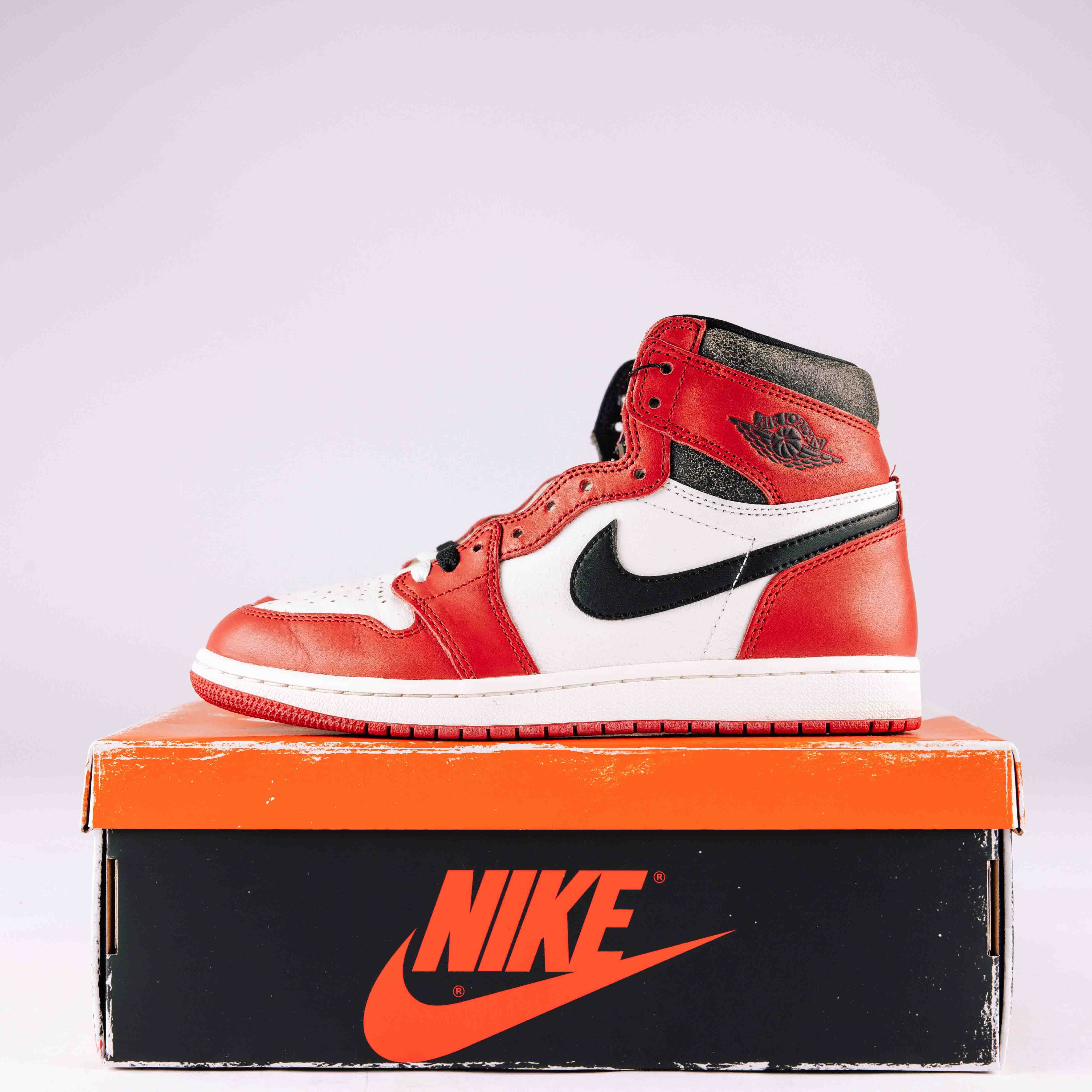 Jordan 1 Retro High OG Chicago Lost and Found (Used))