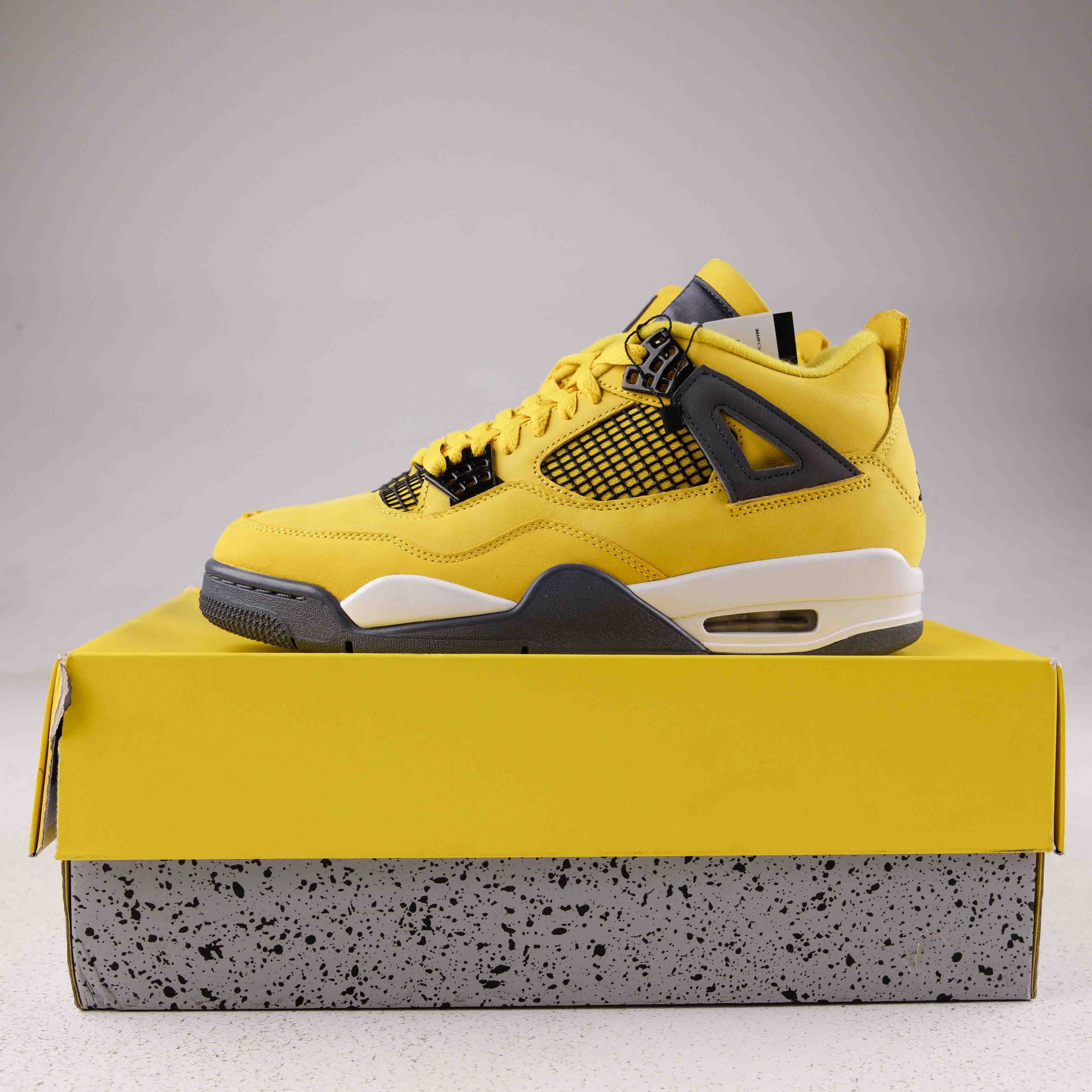 Jordan 4 Retro Lightning (2021) - Used - 1489 - Common Hype