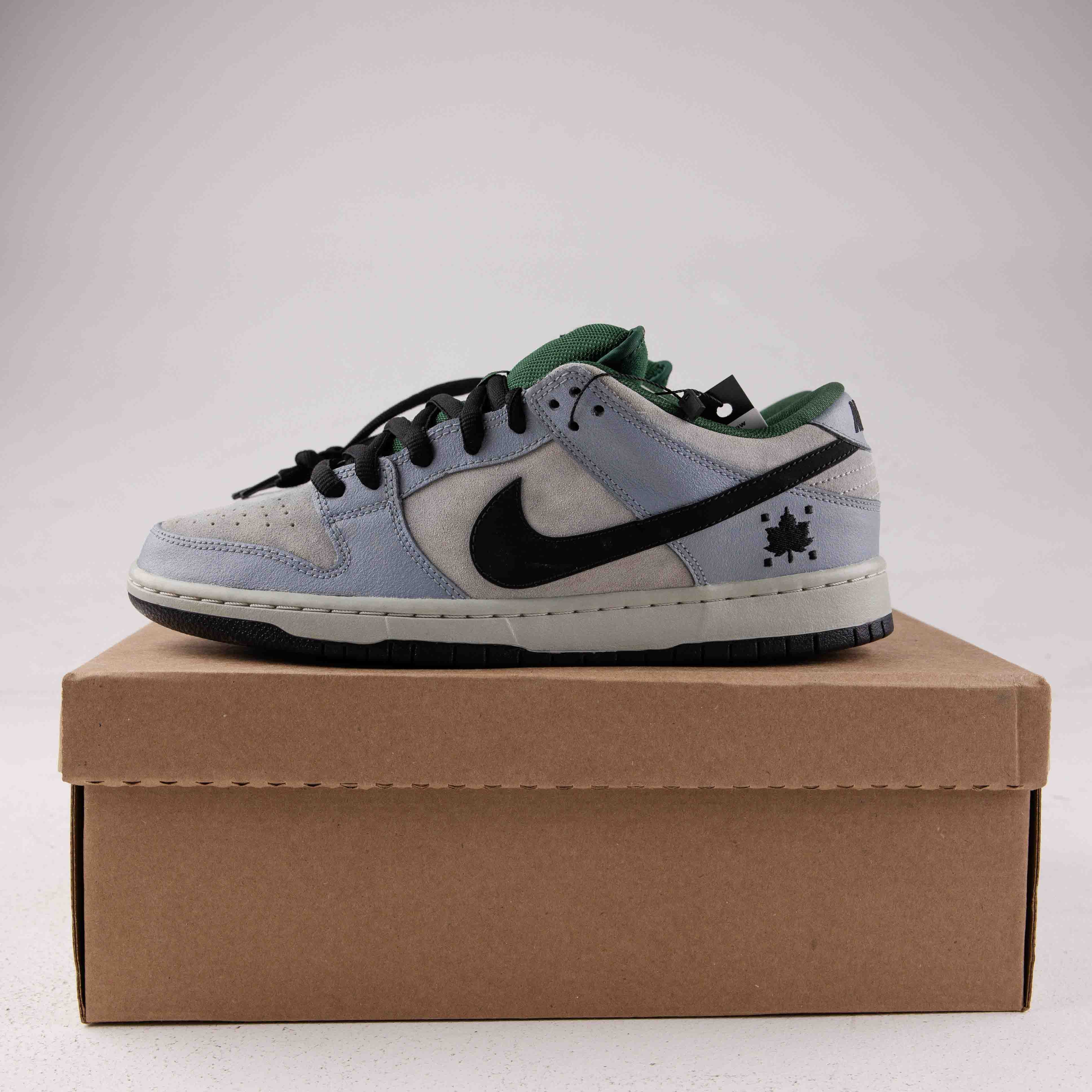 Nike SB Dunk Low Maple Leaf Central Park - Flaw - 1515 - Common Hype