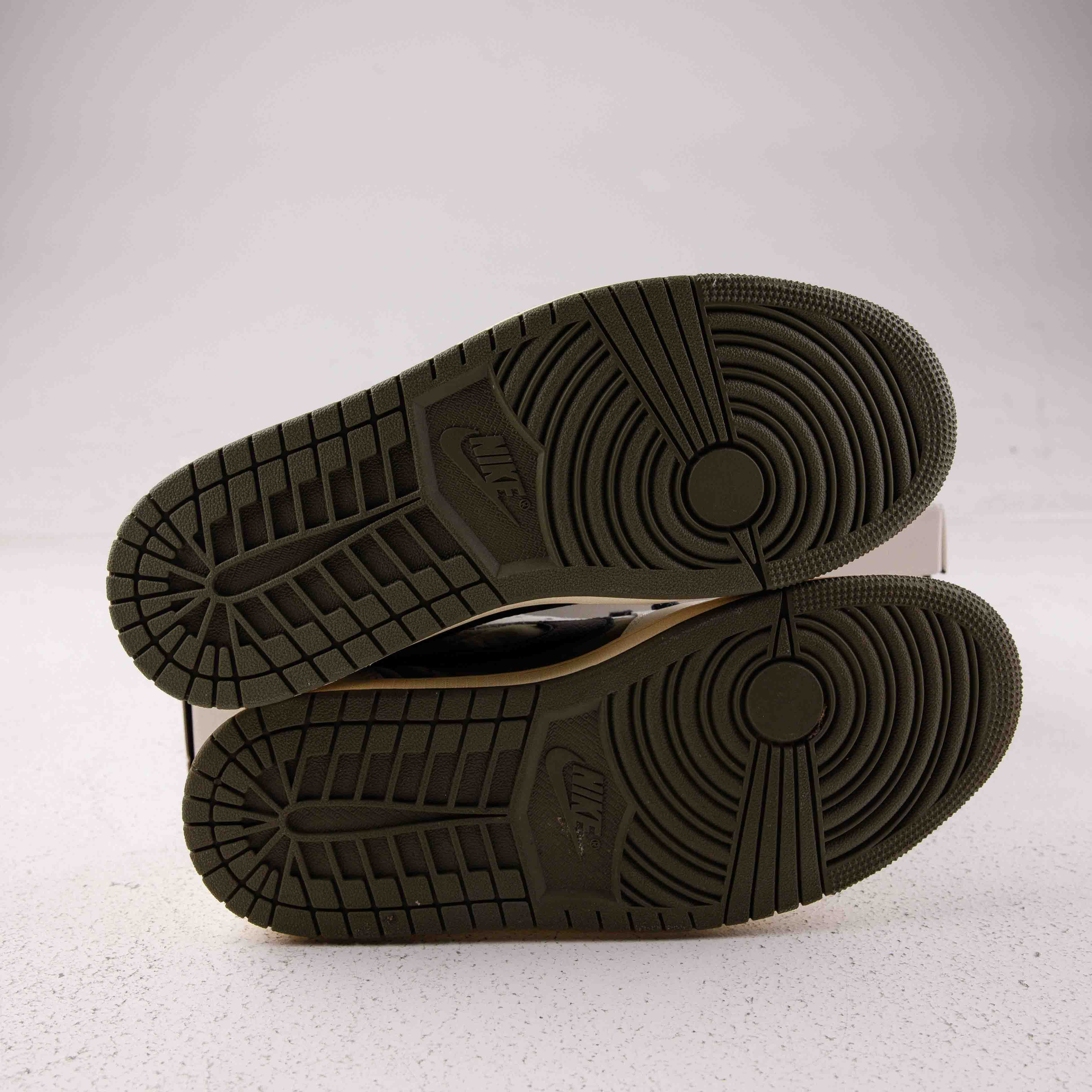 Jordan 1 Retro Low OG SP Travis Scott Medium Olive - Used - 4129 - Common Hype