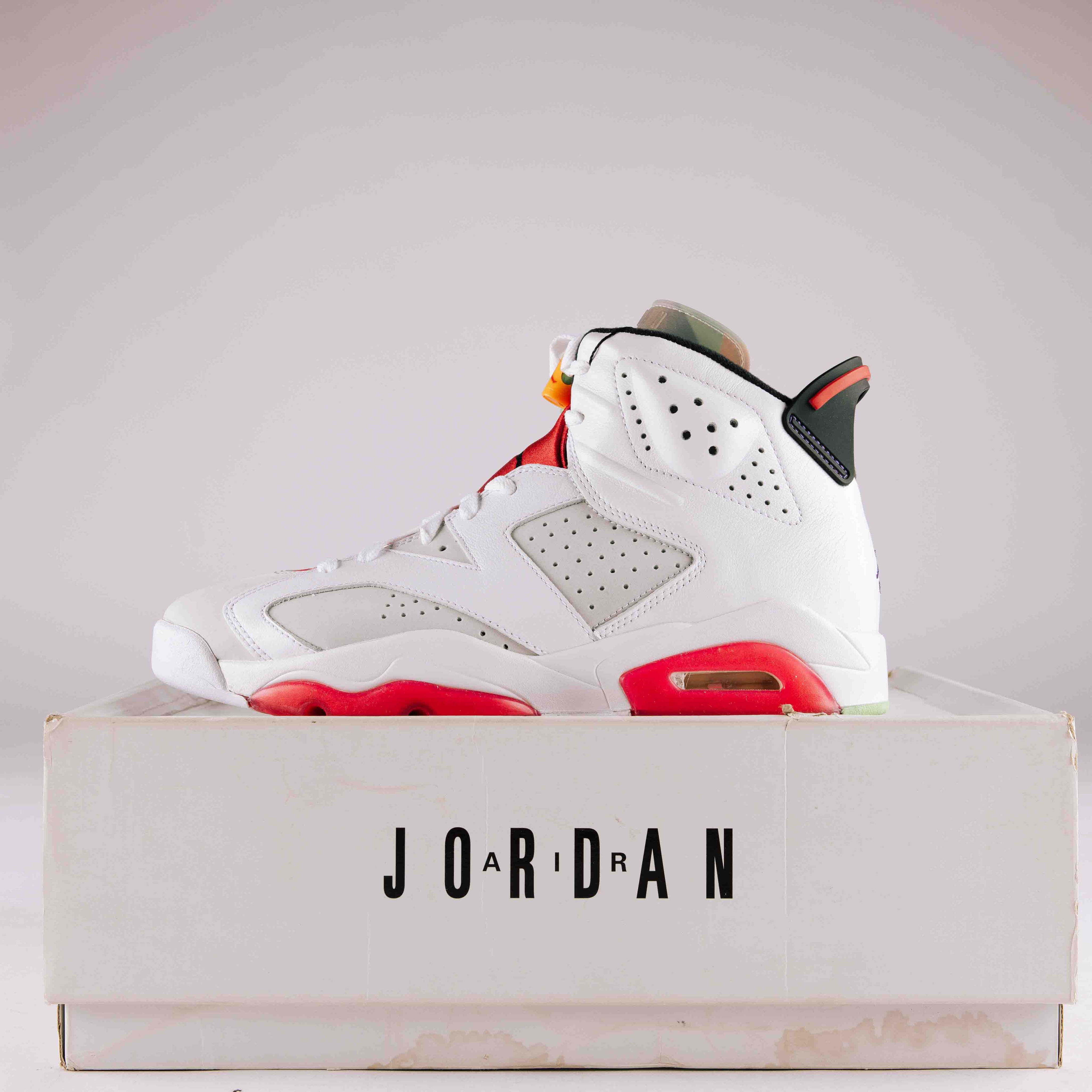 Air Jordan 6 Retro Hare - Tried On - 0329 - Common Hype