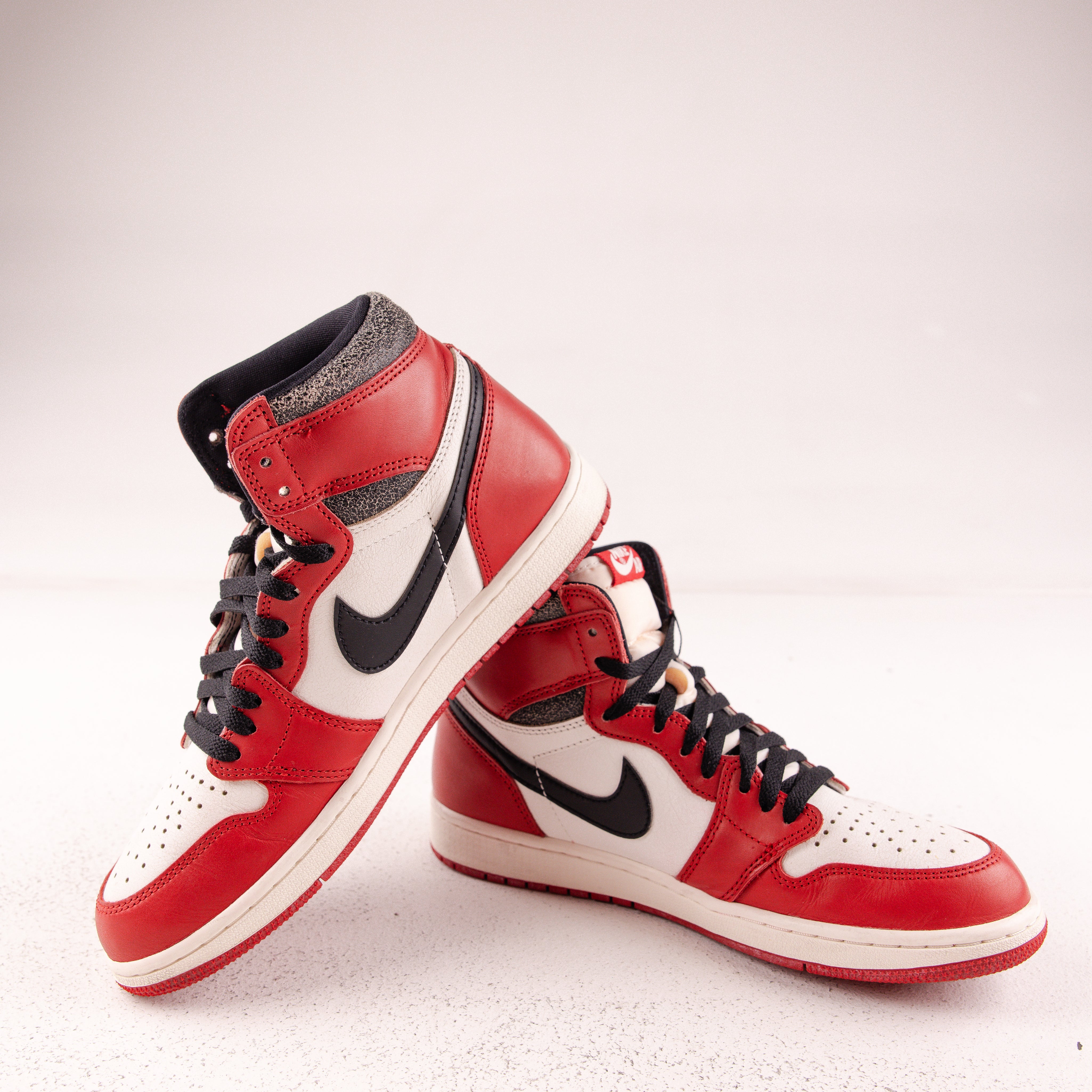 Jordan 1 Retro High OG Chicago Lost and Found - Used - 3722