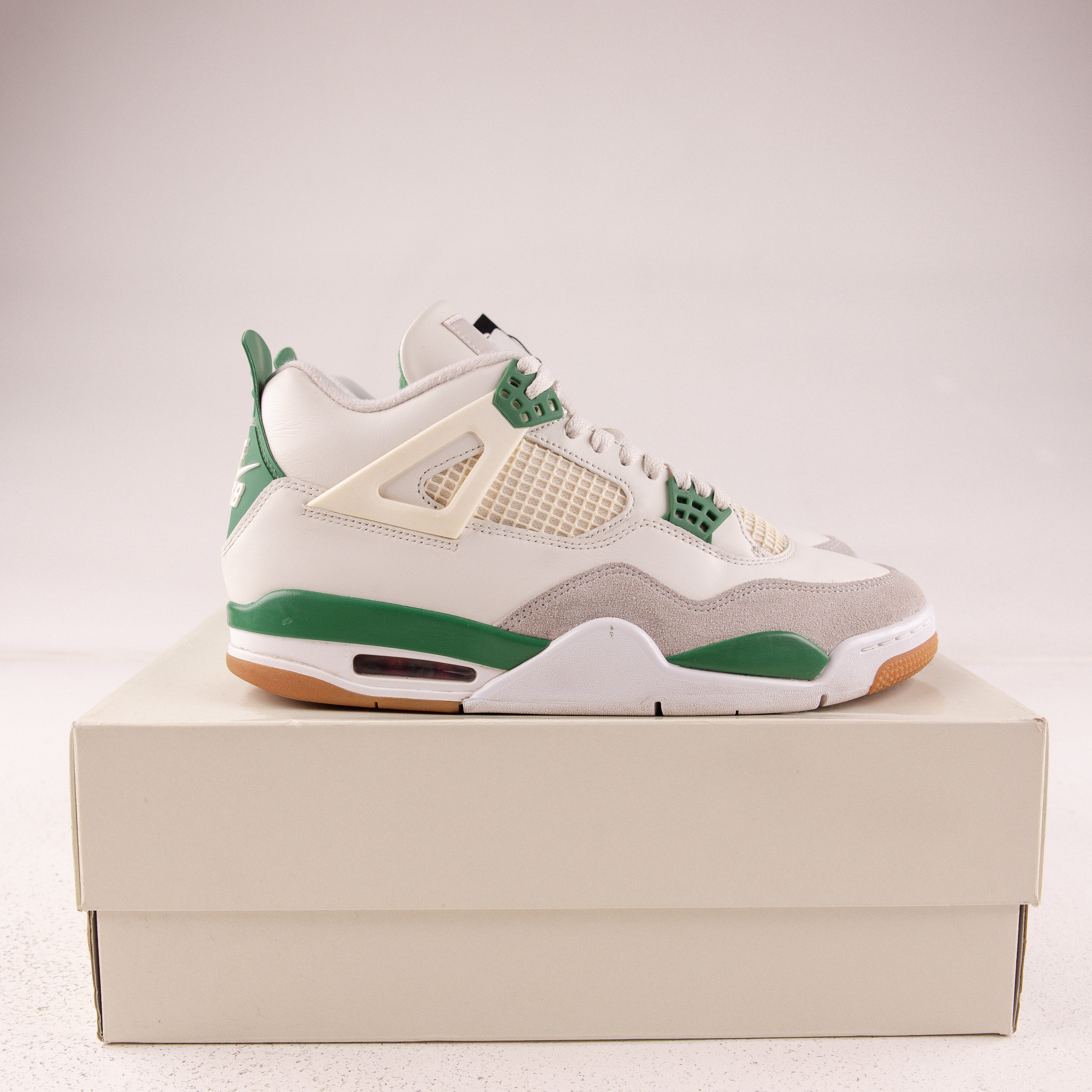 Jordan 4 Retro SB Pine Green - Used - 3782