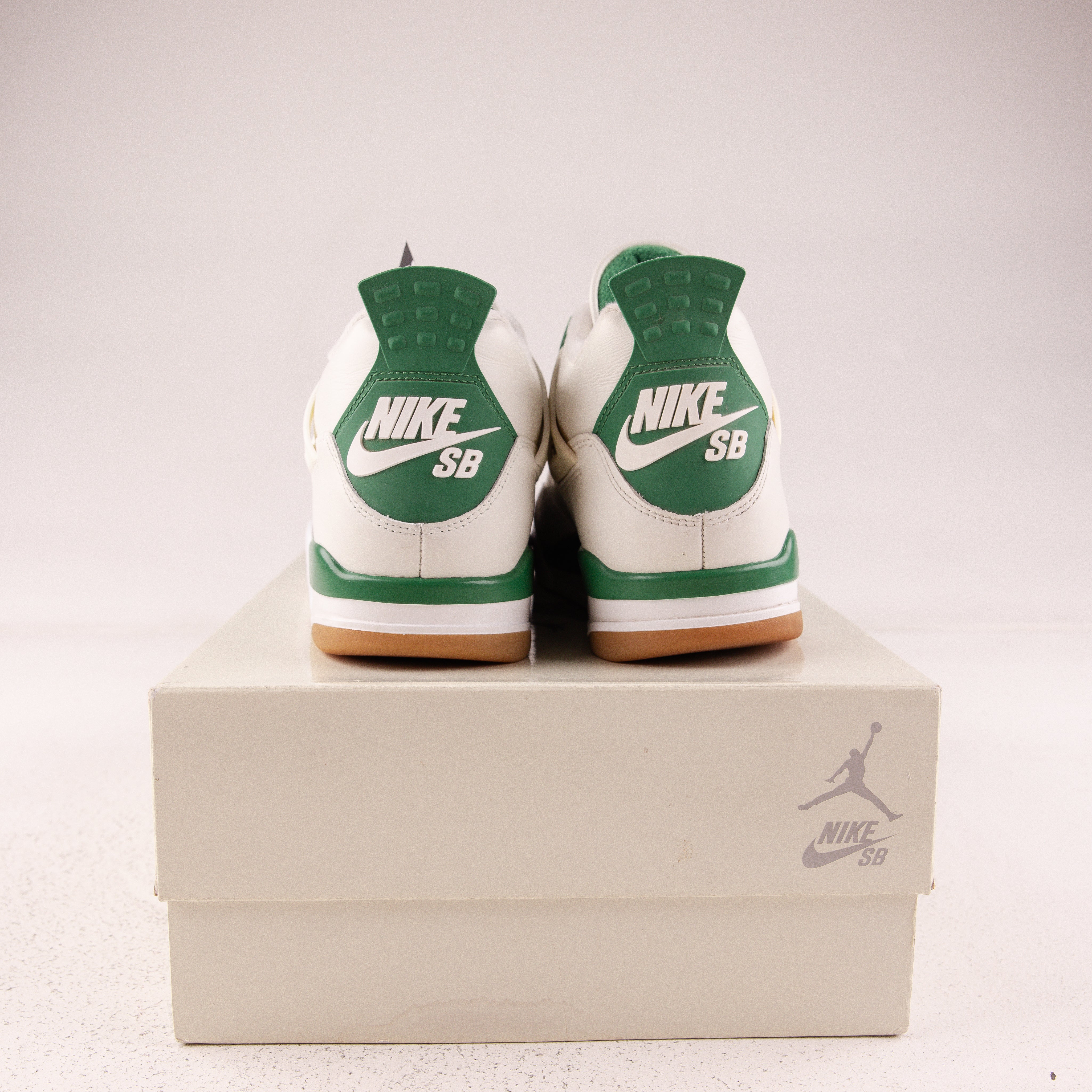 Jordan 4 Retro SB Pine Green - Used - 3782