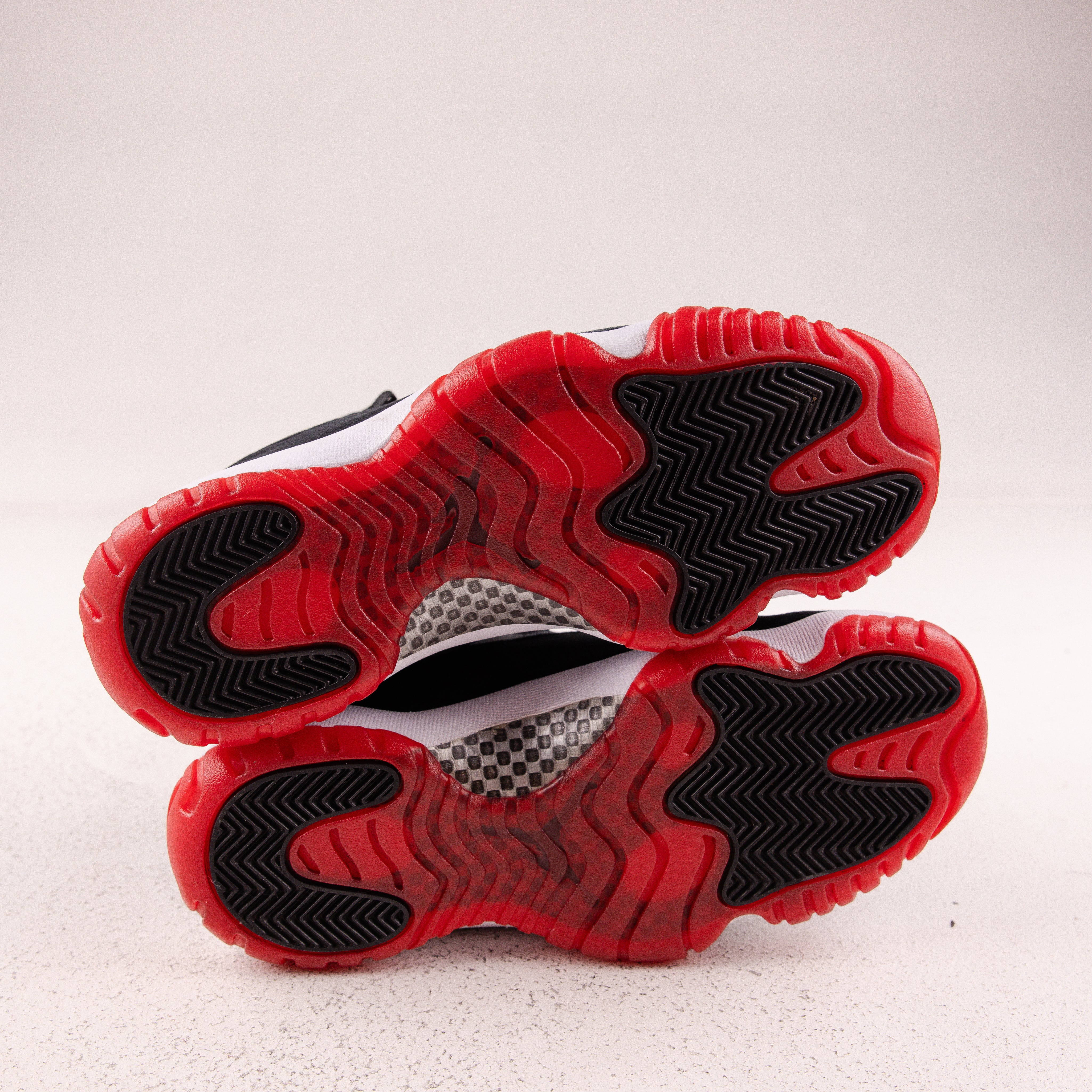 Jordan 11 Retro Bred Velvet (Women's) - Used - 1740