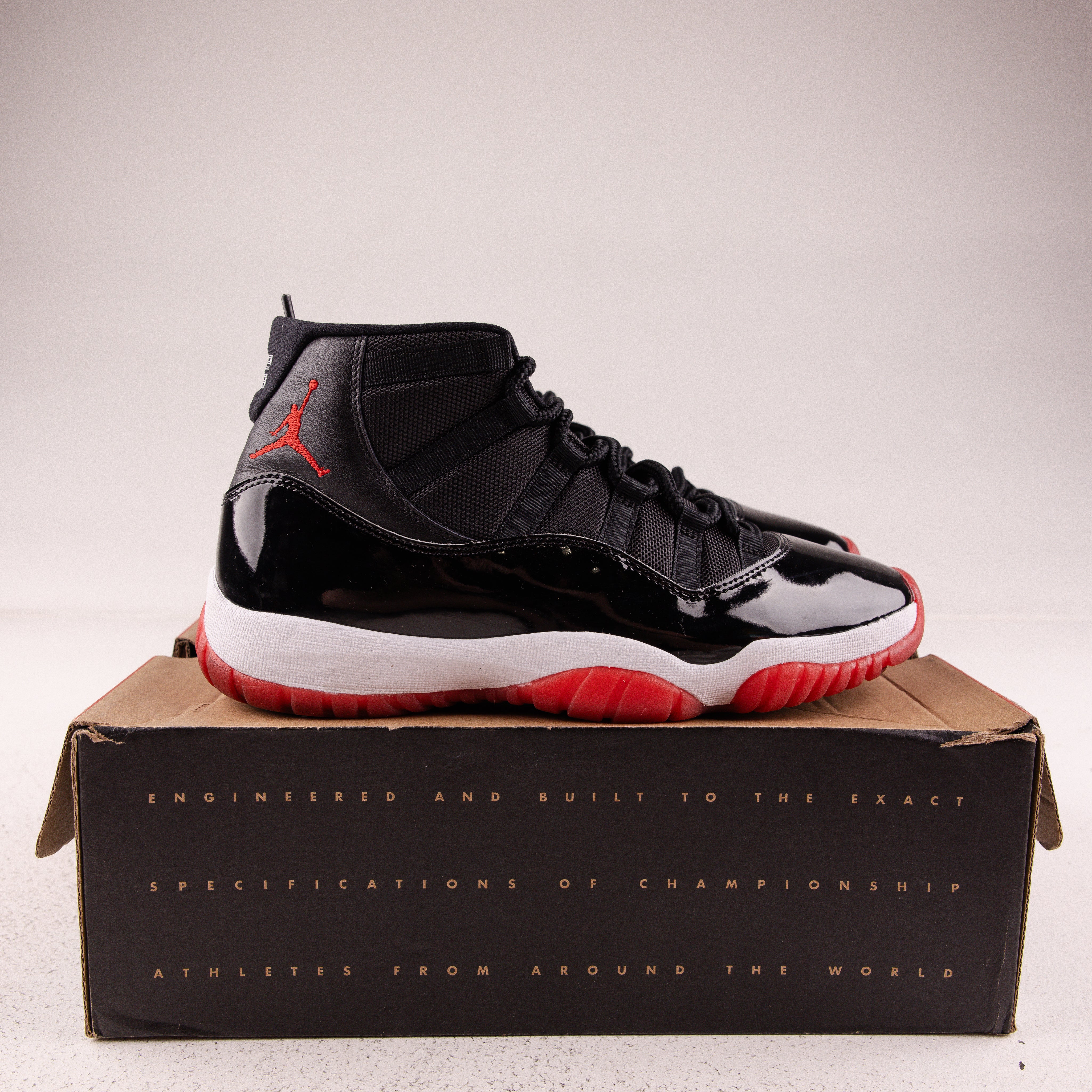 Jordan 11 Retro Playoffs Bred (2019) - Used - 3721