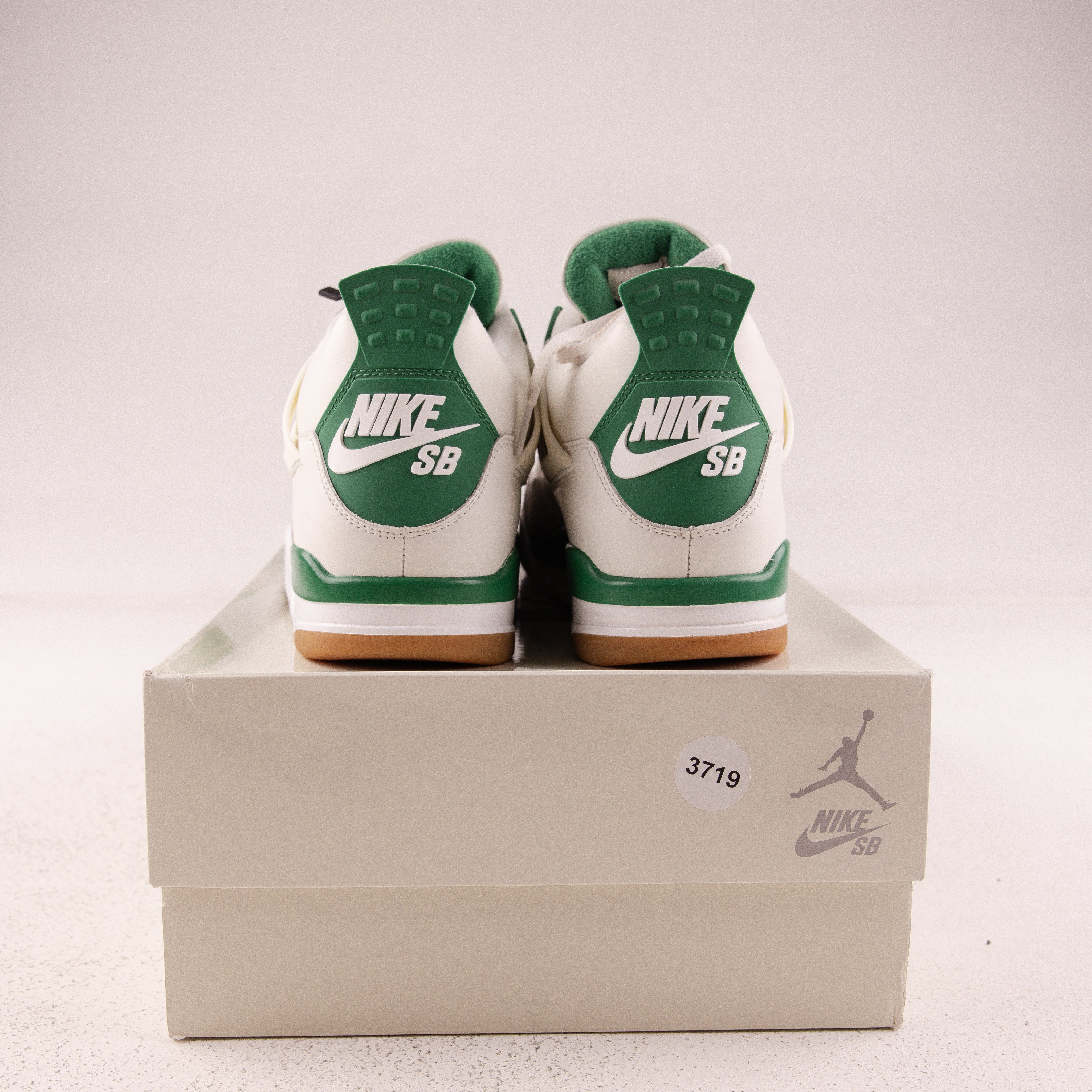 Jordan 4 Retro SB Pine Green - Used - 3719