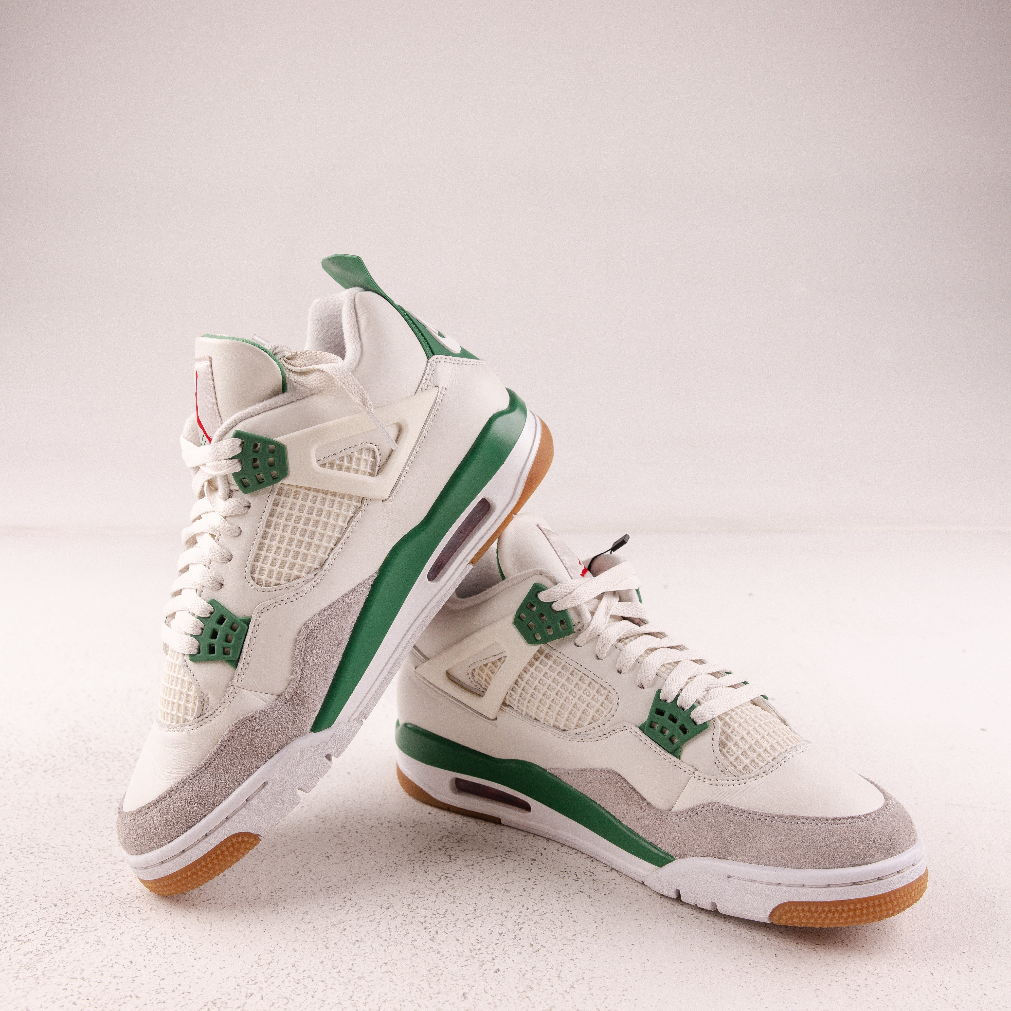 Jordan 4 Retro SB Pine Green - Used - 3719