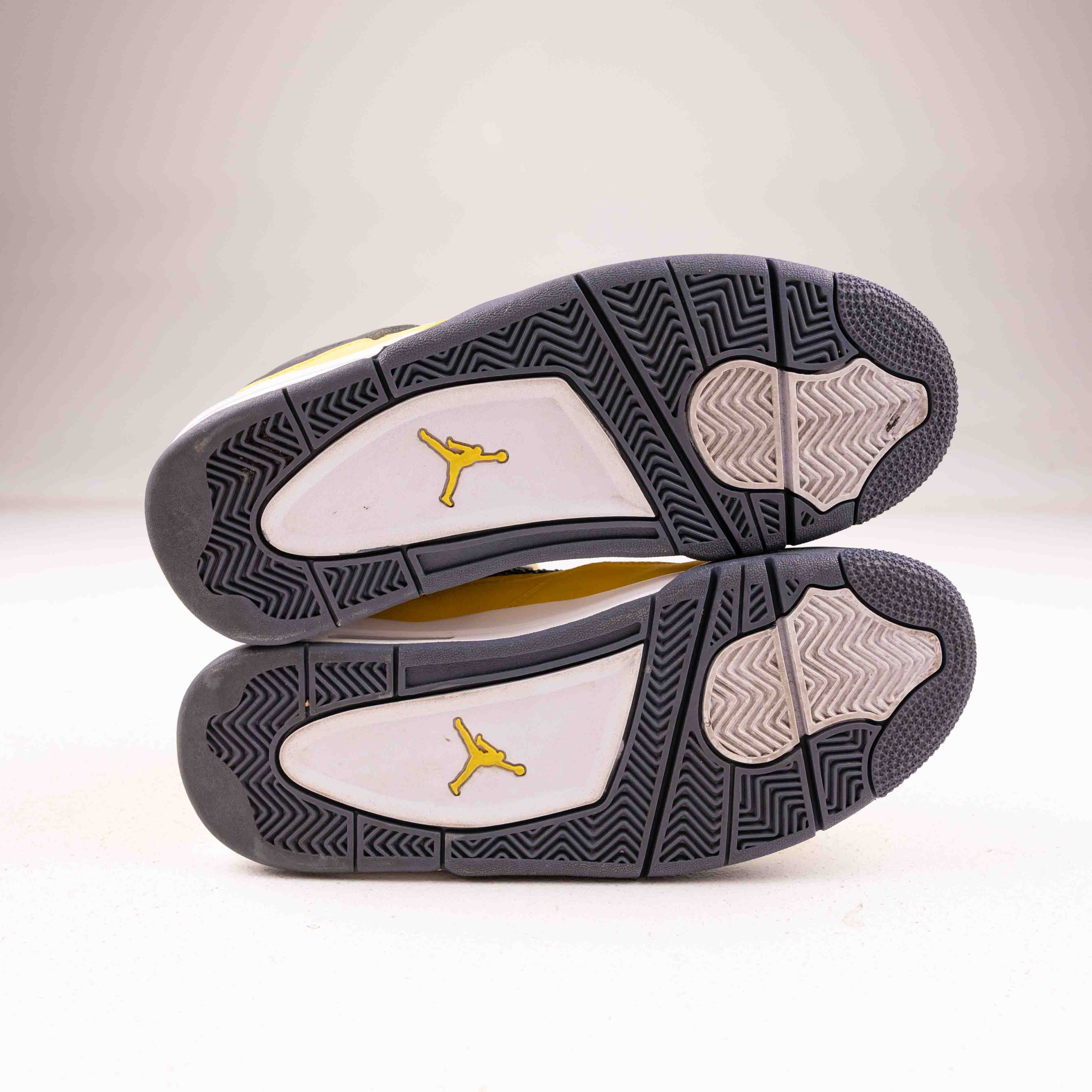 Jordan 4 Retro Lightning (2021) - Used - 0443 - Common Hype