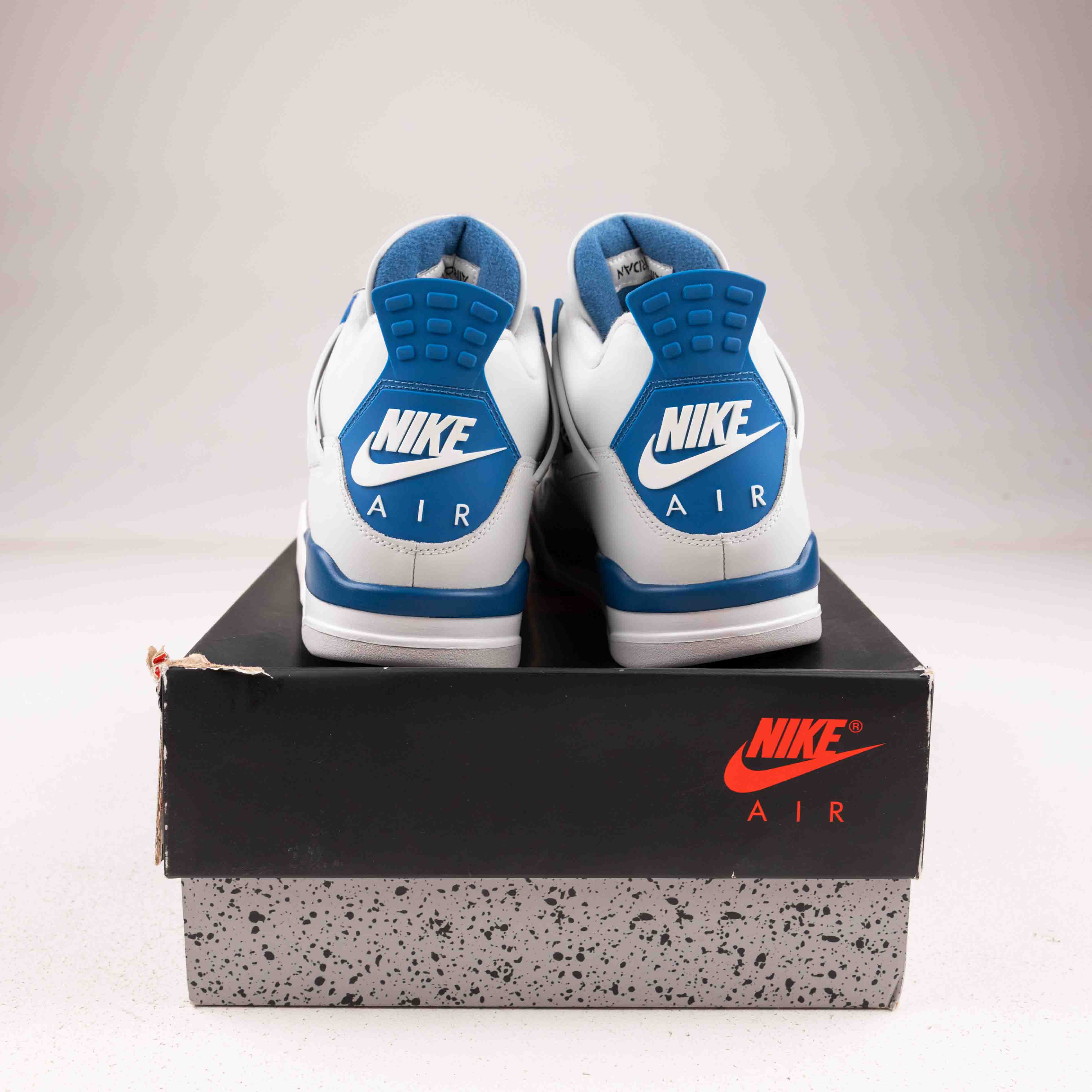 Jordan 4 Retro Military Blue (2024) - Used - 1335 - Common Hype