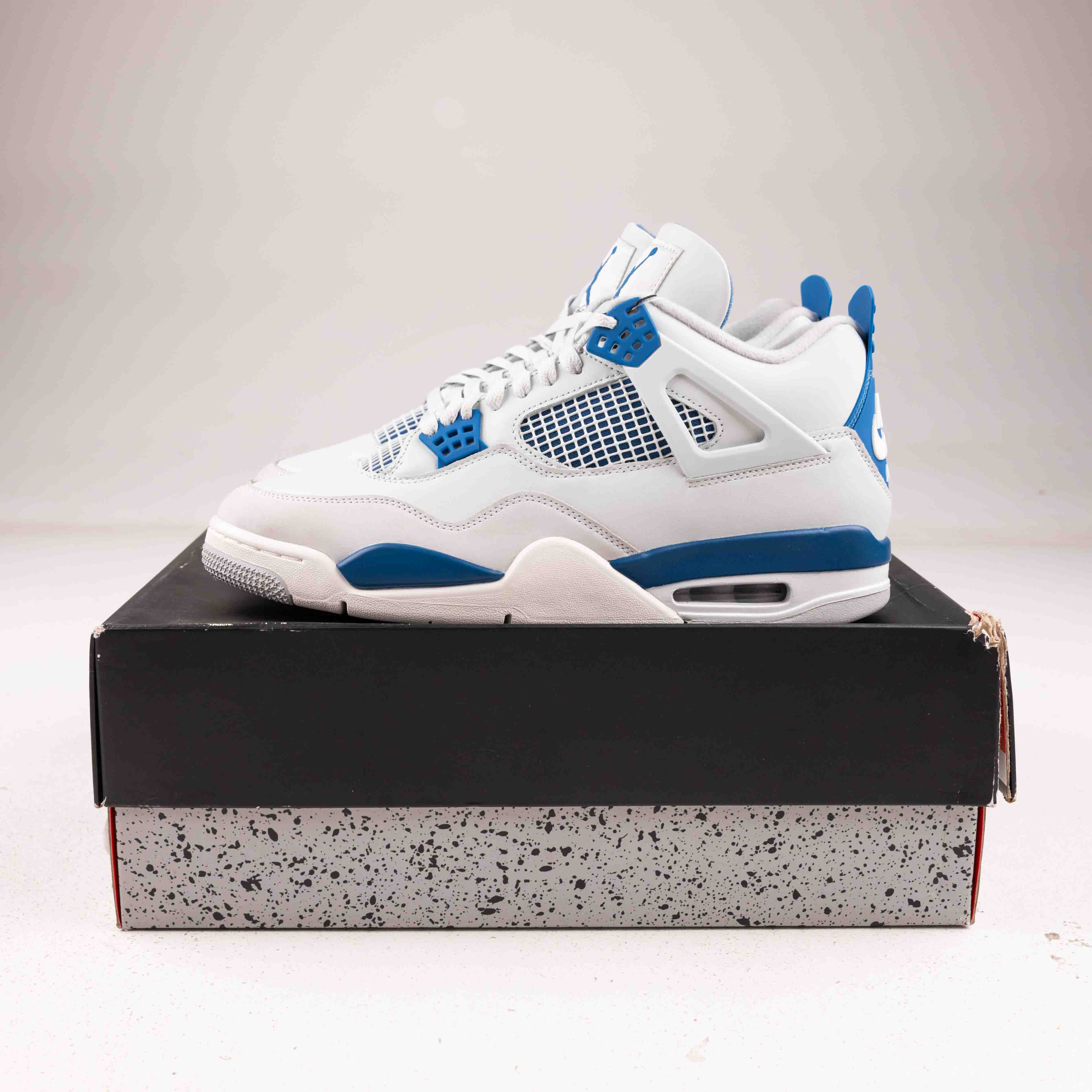 Jordan 4 Retro Military Blue (2024) - Used - 1335 - Common Hype