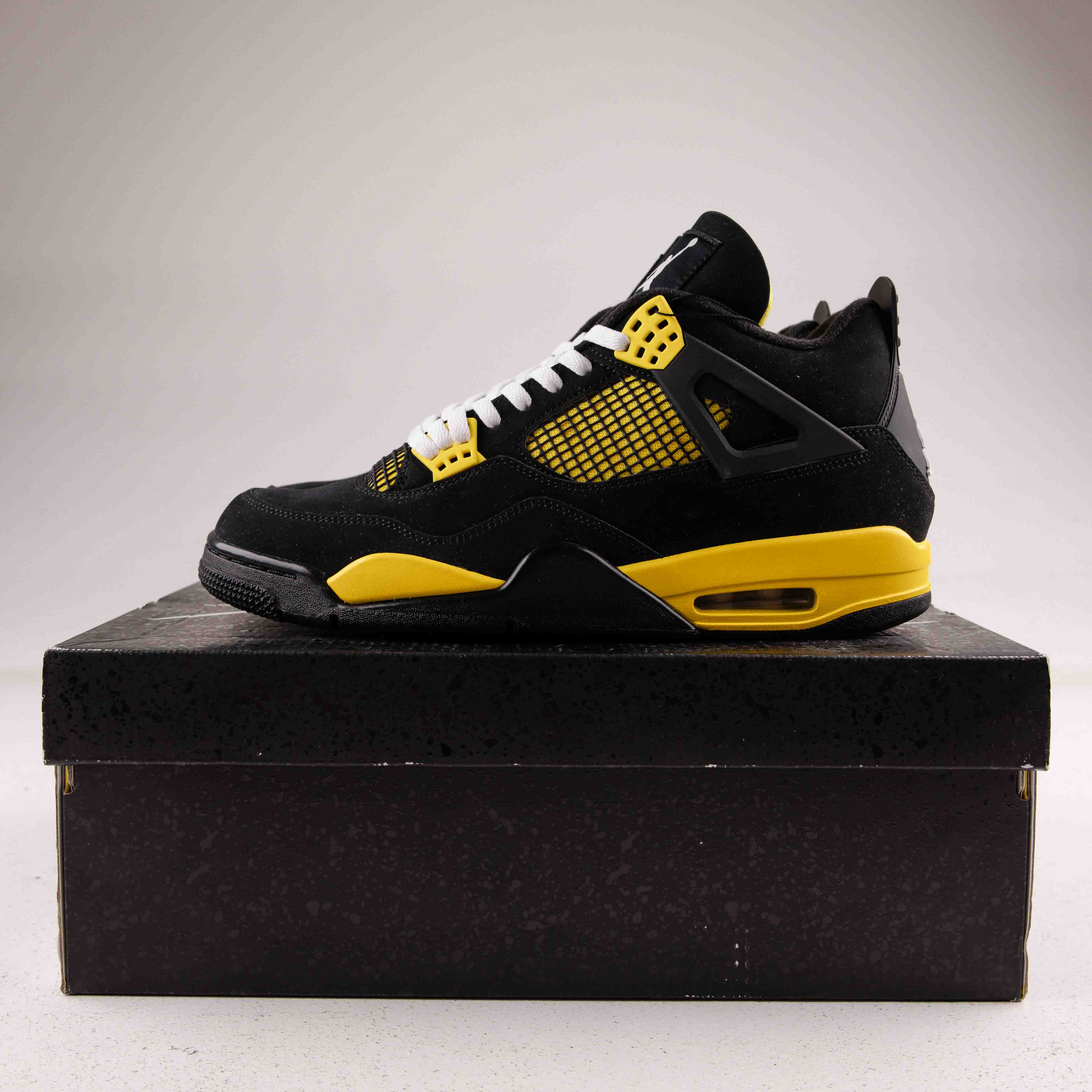 Jordan 4 Retro Thunder - Used - 1408
