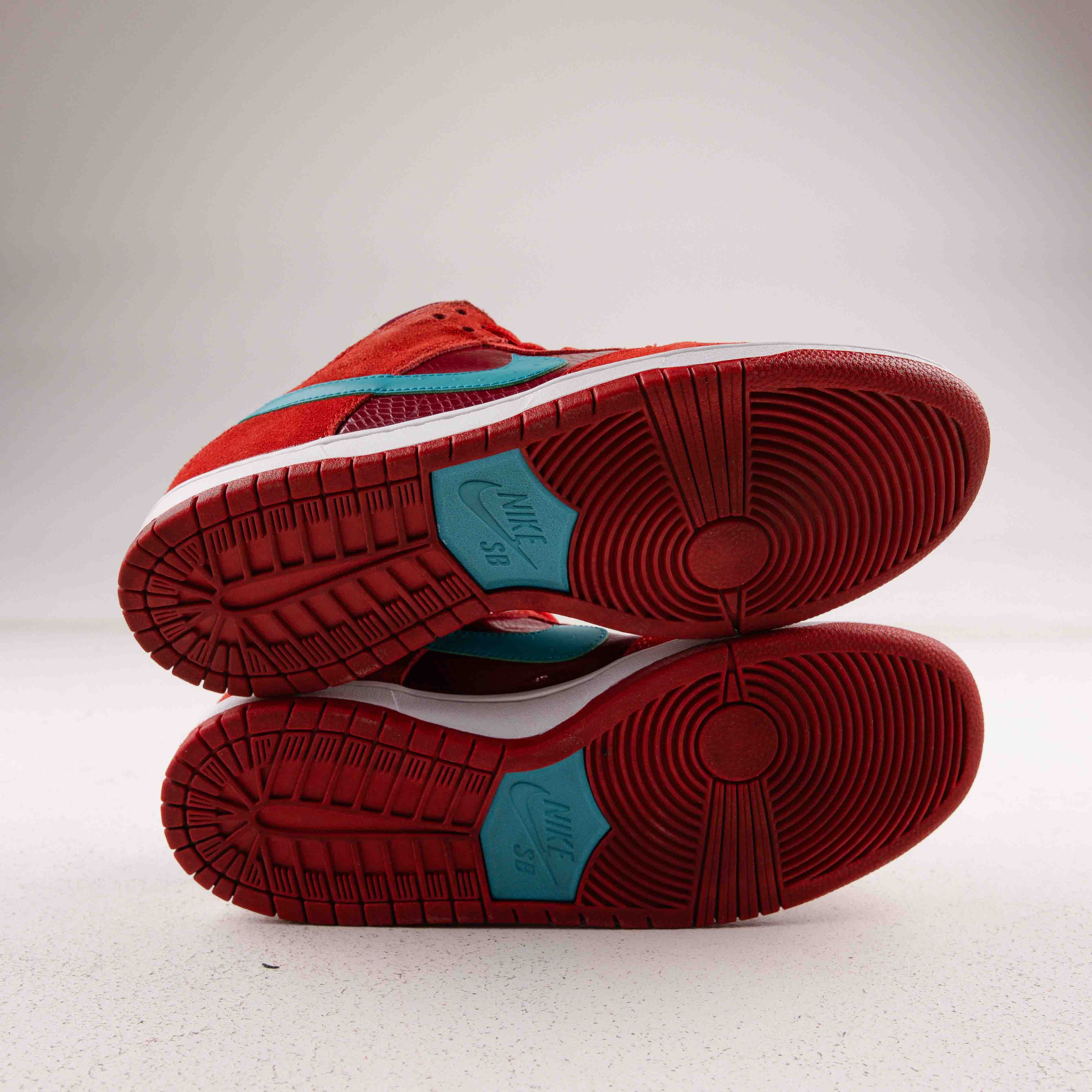 Nike SB Dunk Low Brickhouse Turbo Green - Used - 4007