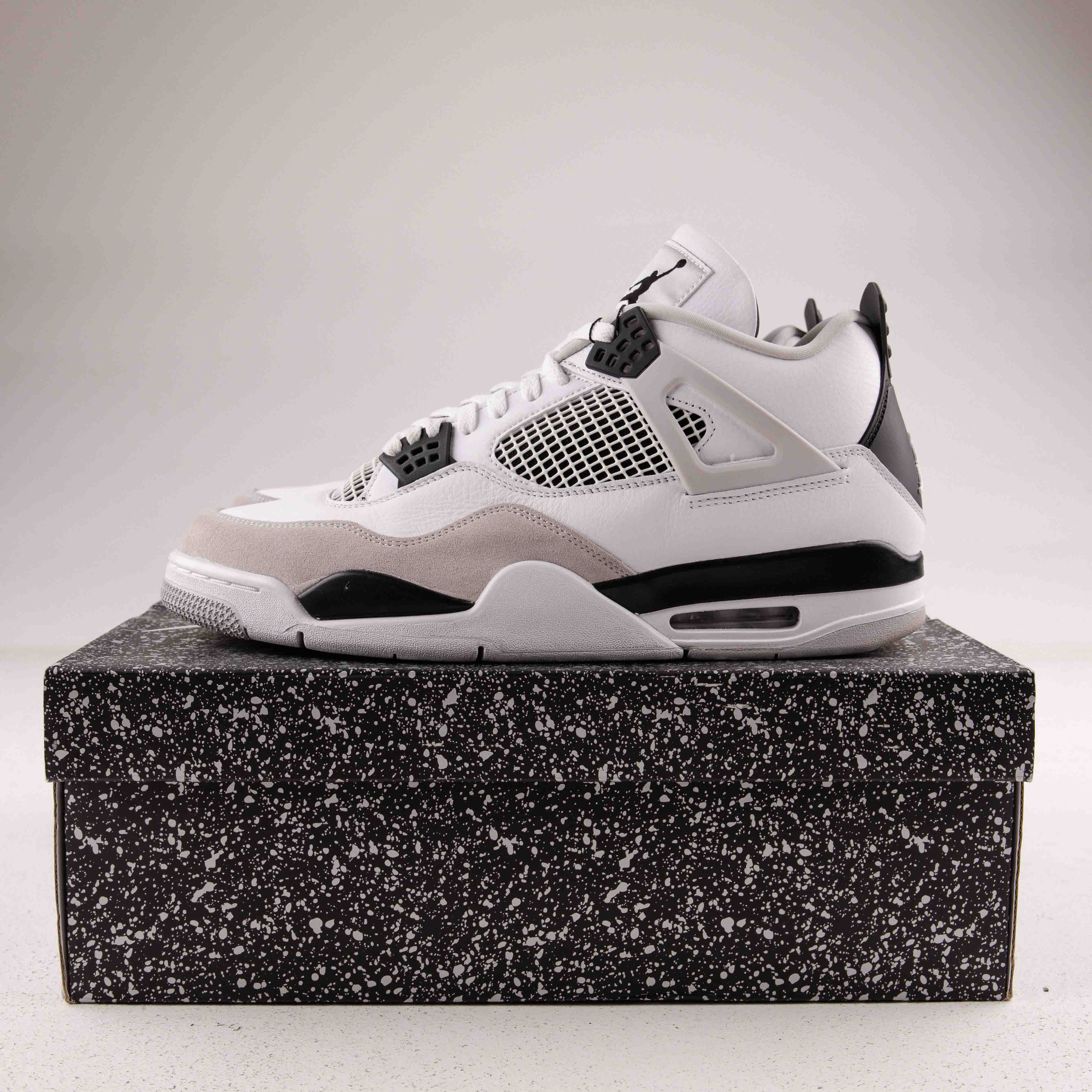 Jordan 4 Retro Military Black - Used - 1355