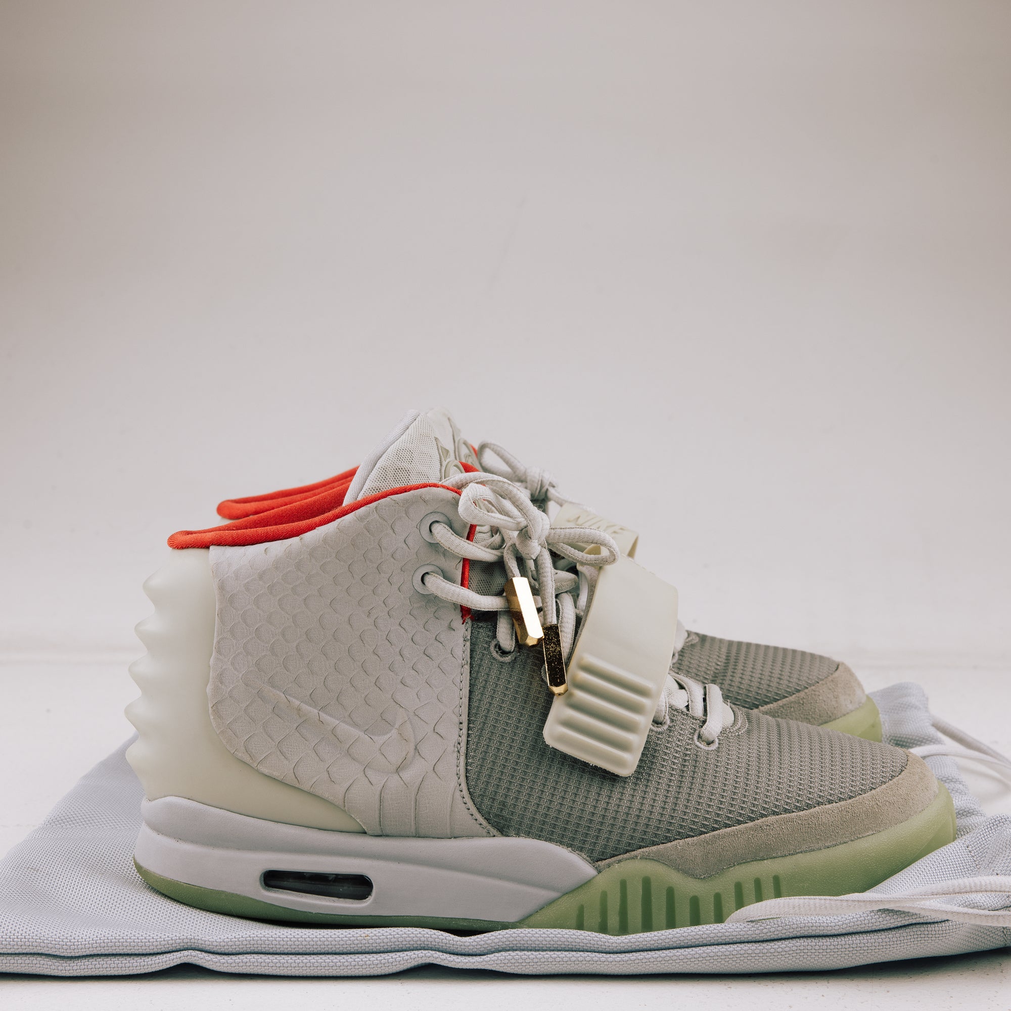yeezy platinum 2