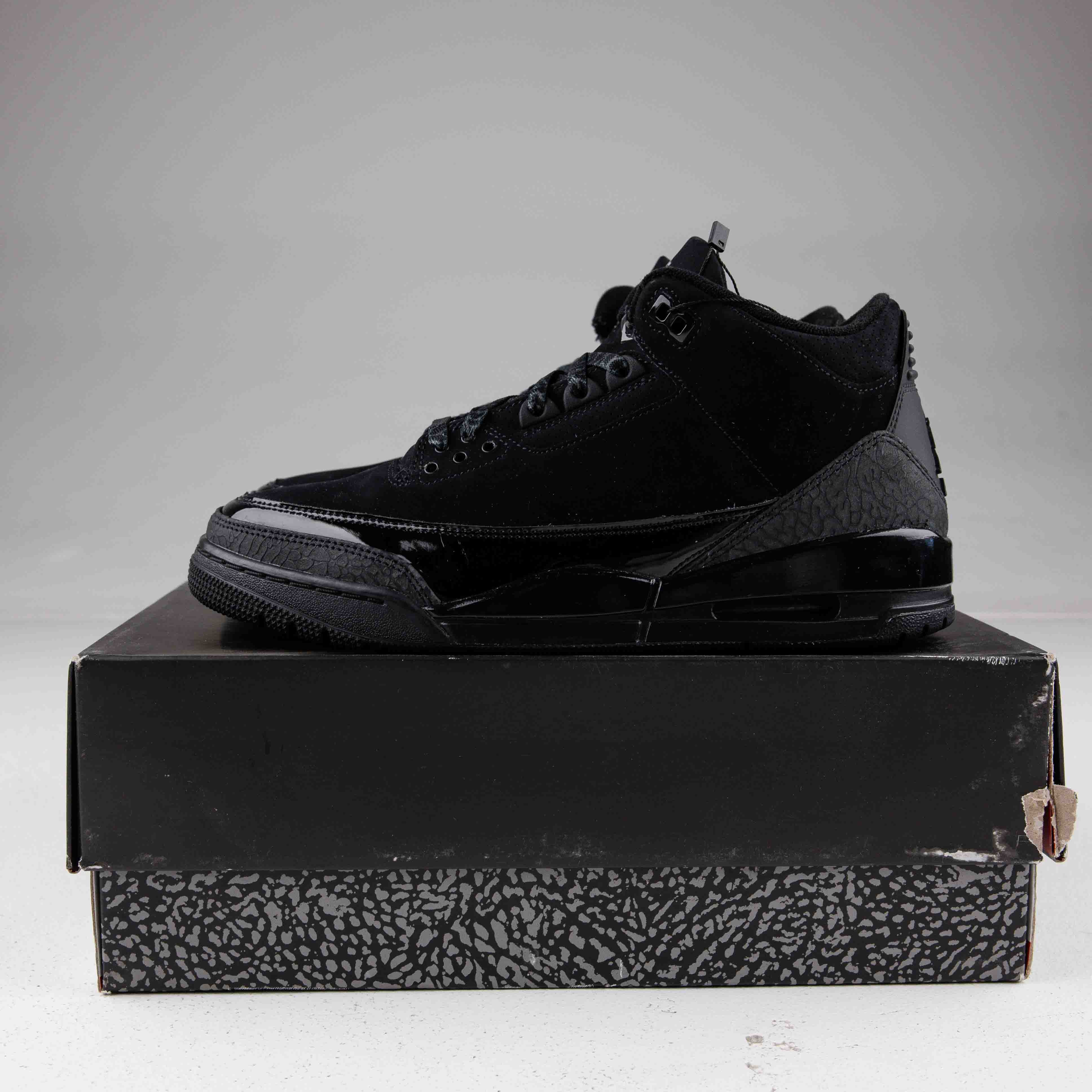 Jordan 3 Retro Black Cat (2025) - Used - 4016
