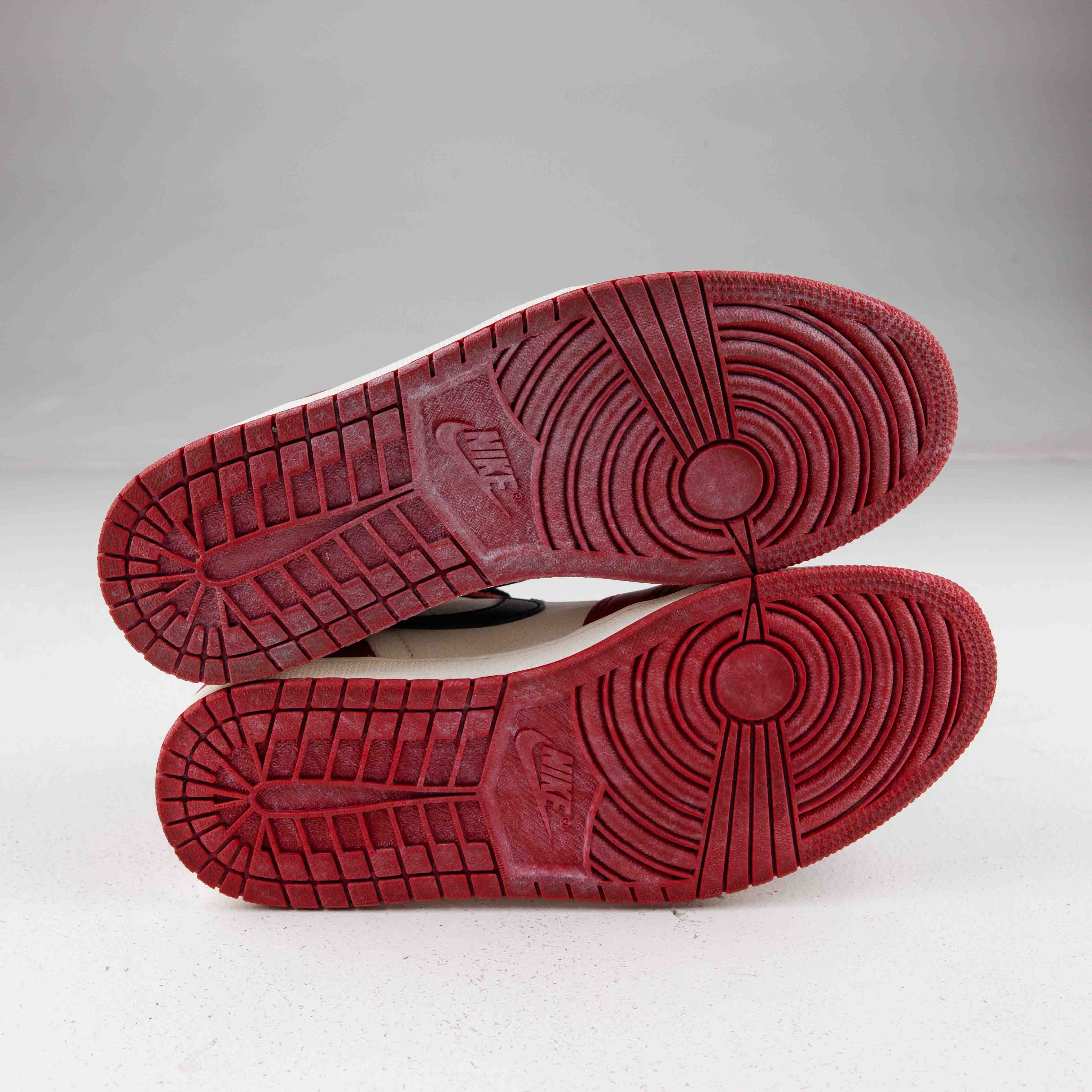 Jordan 1 Retro High OG Chicago Lost and Found - Used - 4029