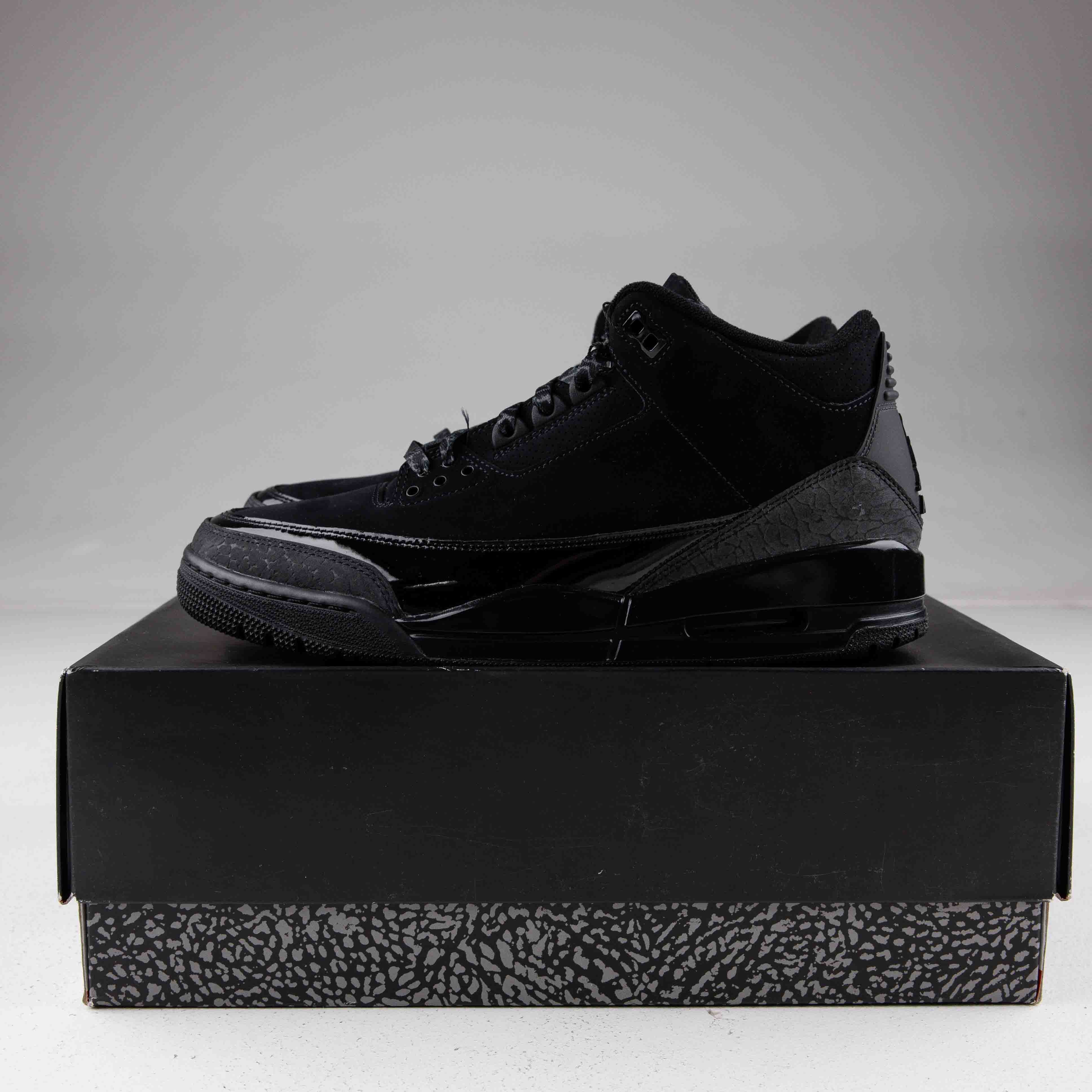 Jordan 3 Retro Black Cat (2025) - Used - 4017