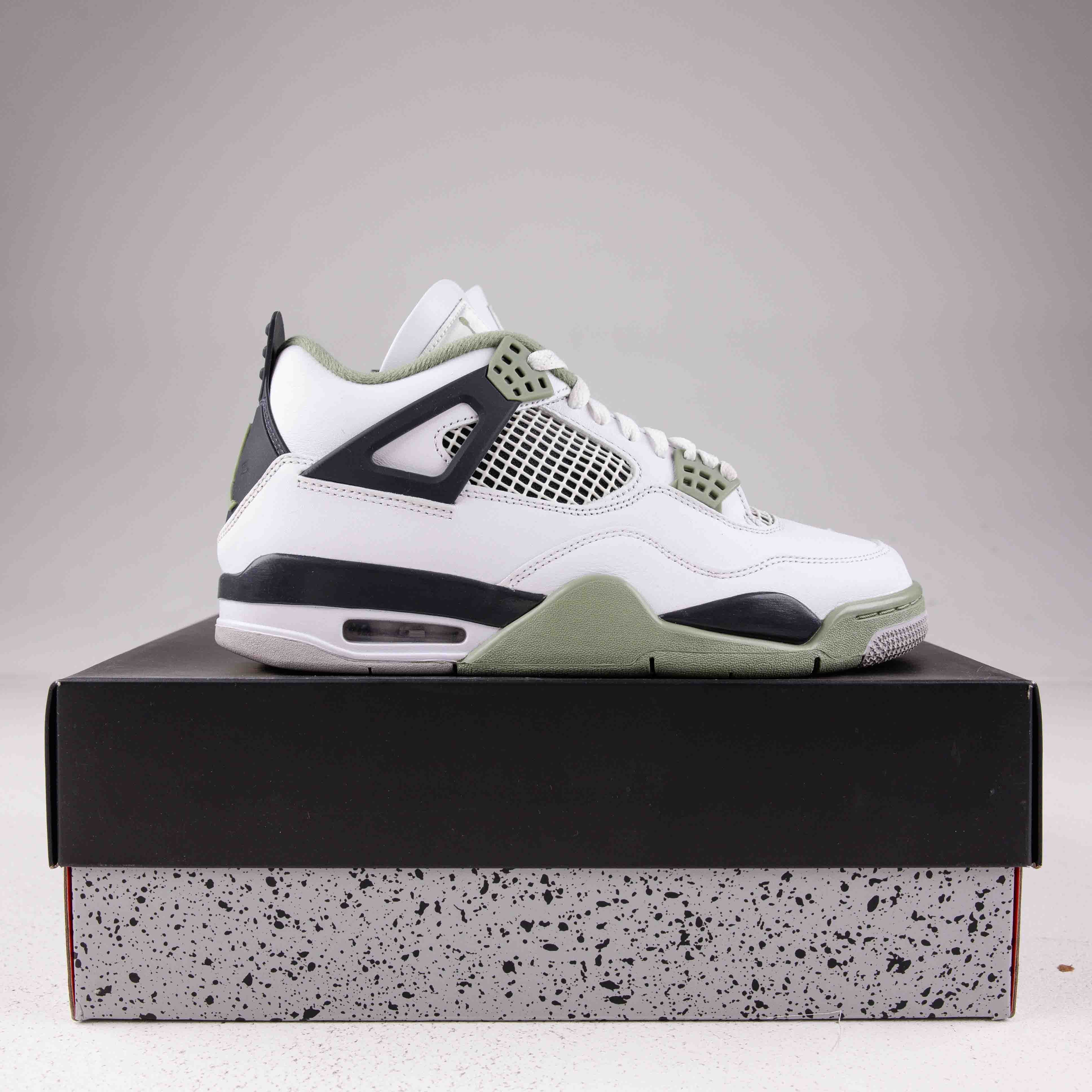Jordan 4 Retro Seafoam (Women's) - Used - 3562 - Common Hype