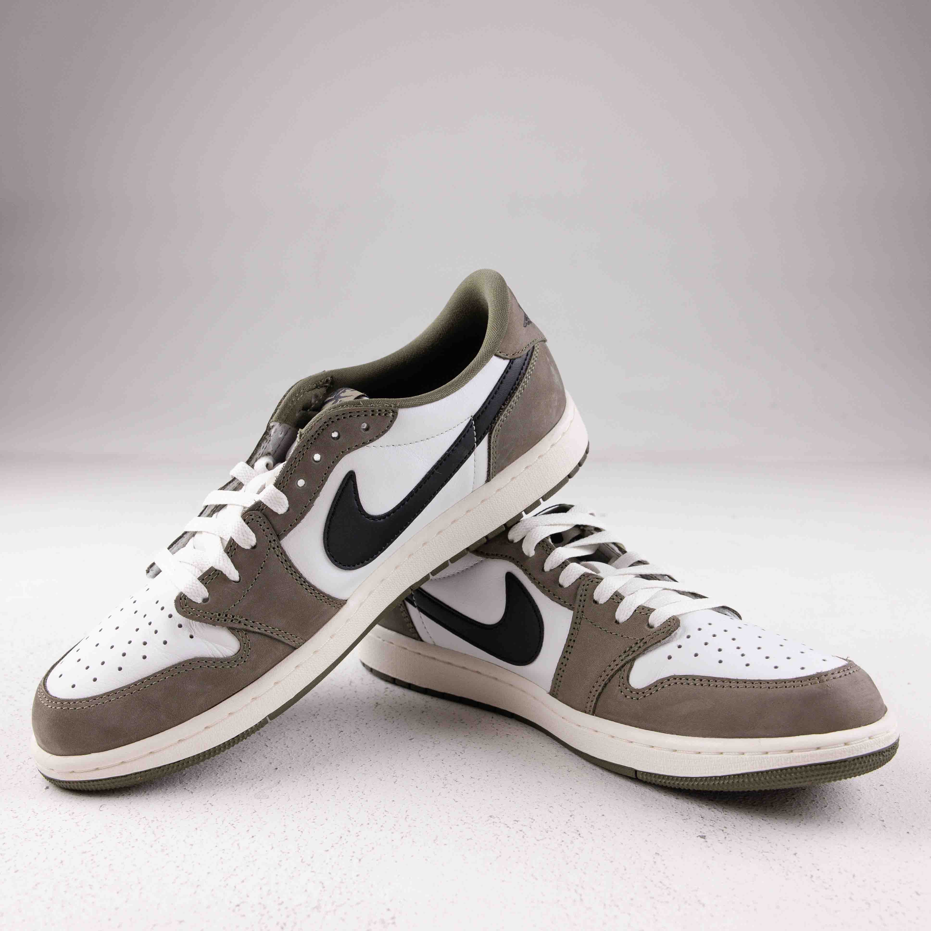 Jordan 1 Retro Low Medium Olive Summit White Sail Black - Used - 1573