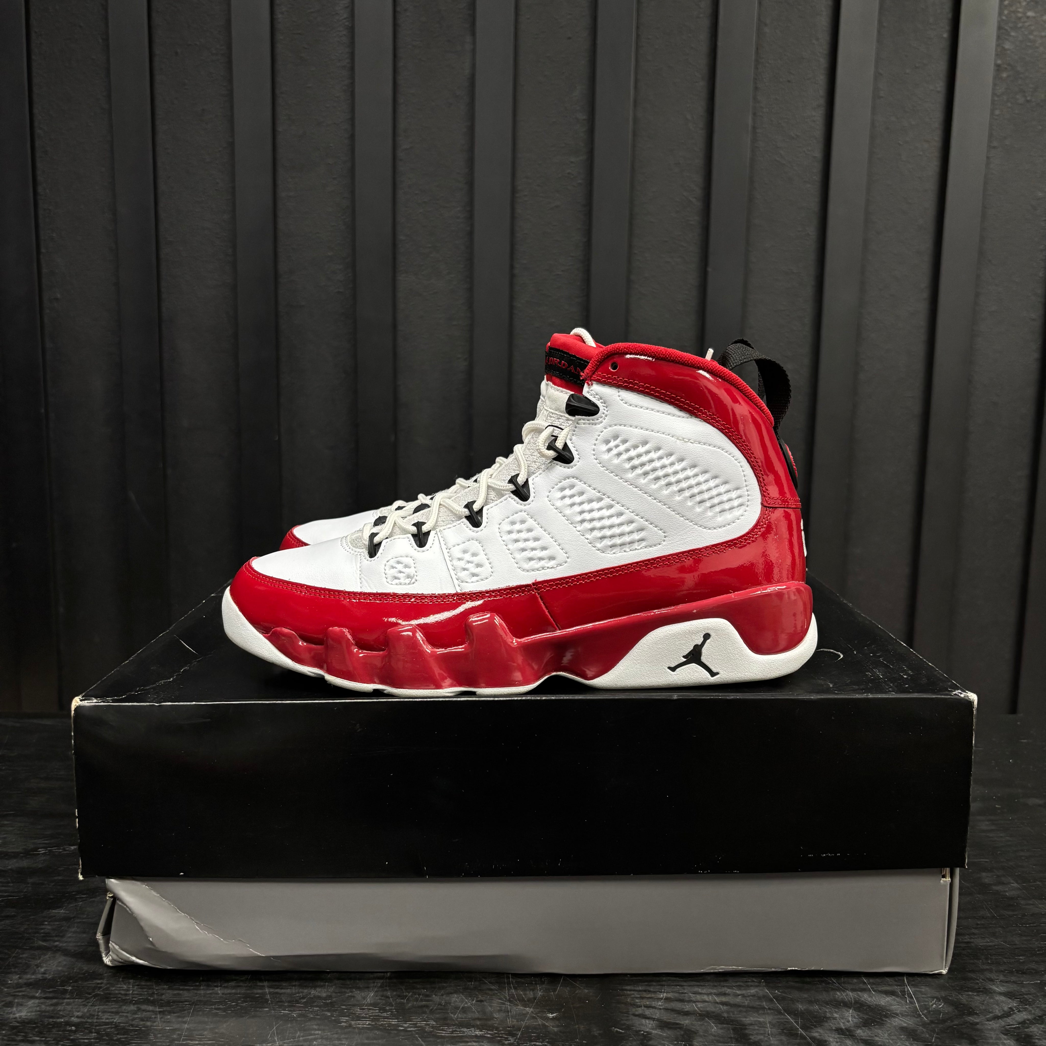 Jordan 9 Retro White Gym Red - Used - 4464
