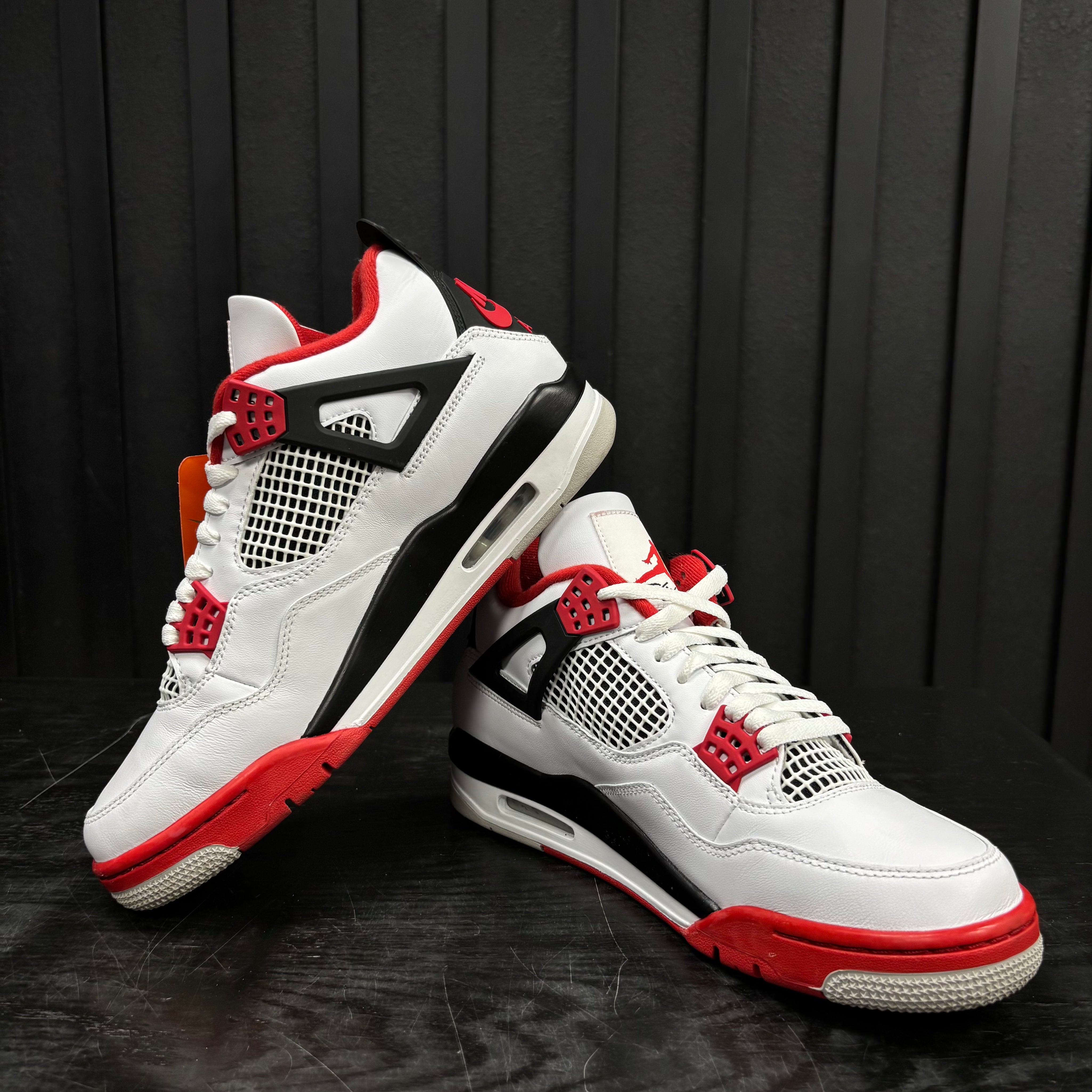 Jordan 4 Retro Fire Red (2020) - Used - 4500